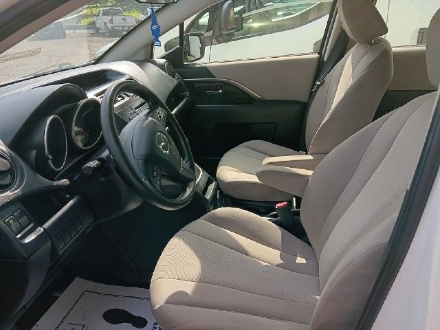 2013 WHITE Mazda Mazda5 Sport (JM1CW2BL5D0) with an 2.5 L4 engine, located at 19521 New George's Creek Rd SW, Barton, MD, 21521, (301) 463-2404, 39.524323, -79.017906- Photo#1