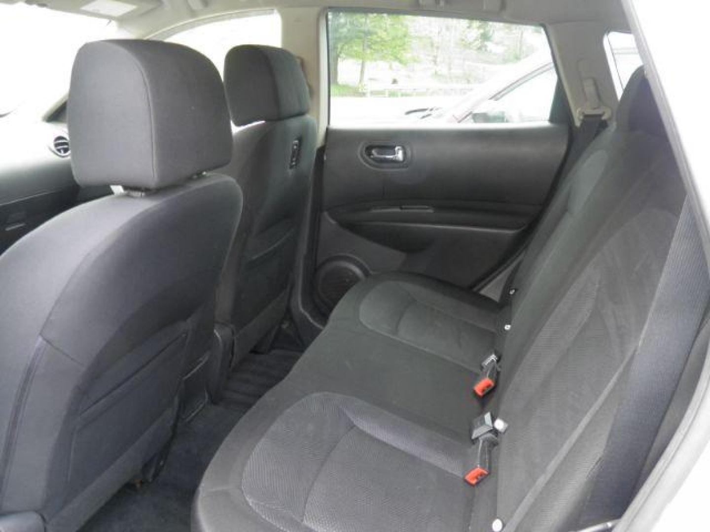 2013 Silver Nissan Rogue S AWD (JN8AS5MV3DW) with an 2.5L I4 engine, AT transmission, located at 15520 McMullen Hwy SW, Belair, MD, 21502, (301) 729-3700, 39.581375, -78.846451 - Photo#3