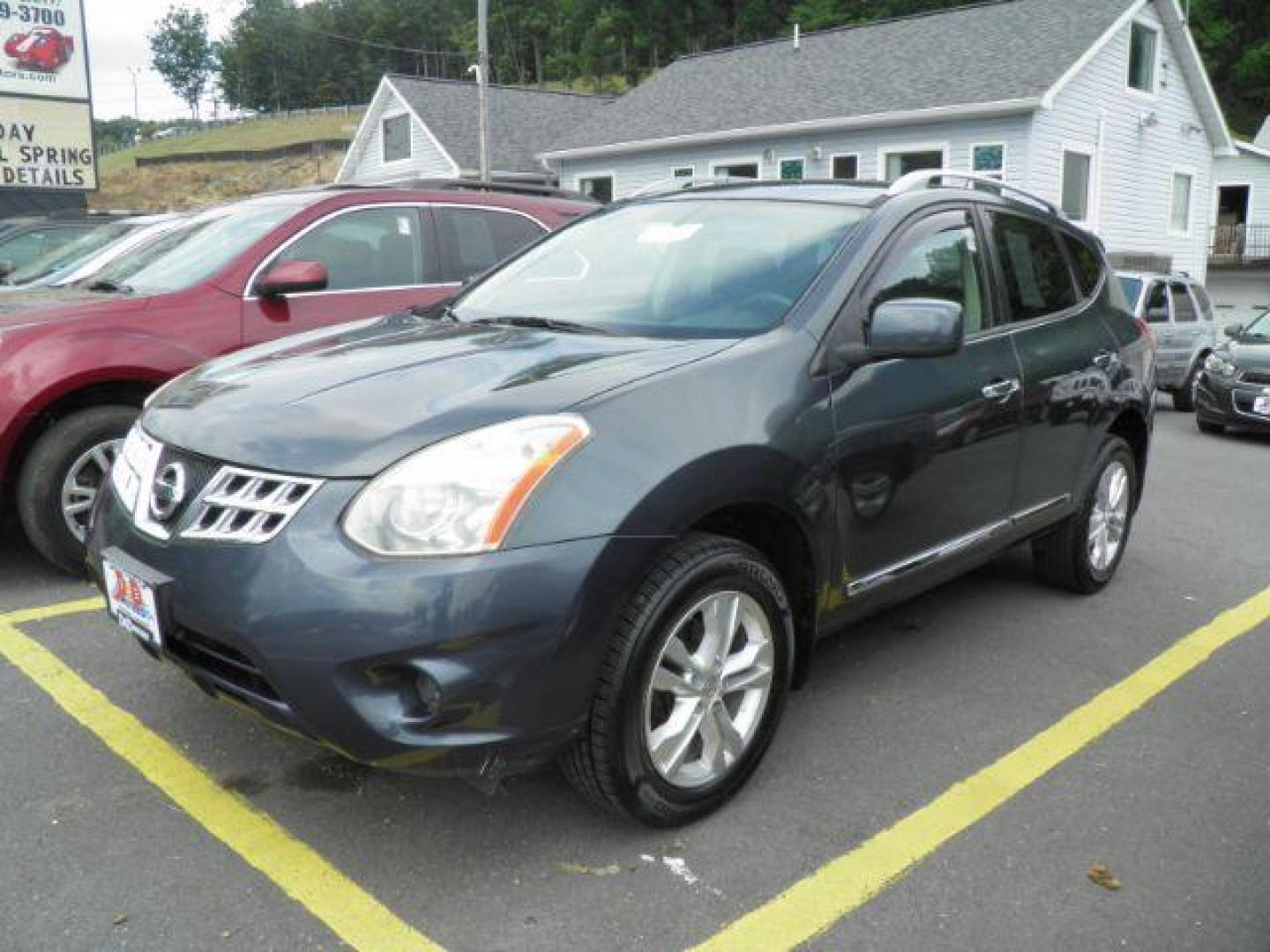 2013 GRAY Nissan Rogue SV AWD (JN8AS5MV5DW) with an 2.5 L4 engine, CVT transmission, located at 15520 McMullen Hwy SW, Belair, MD, 21502, (301) 729-3700, 39.581375, -78.846451 - Photo#0
