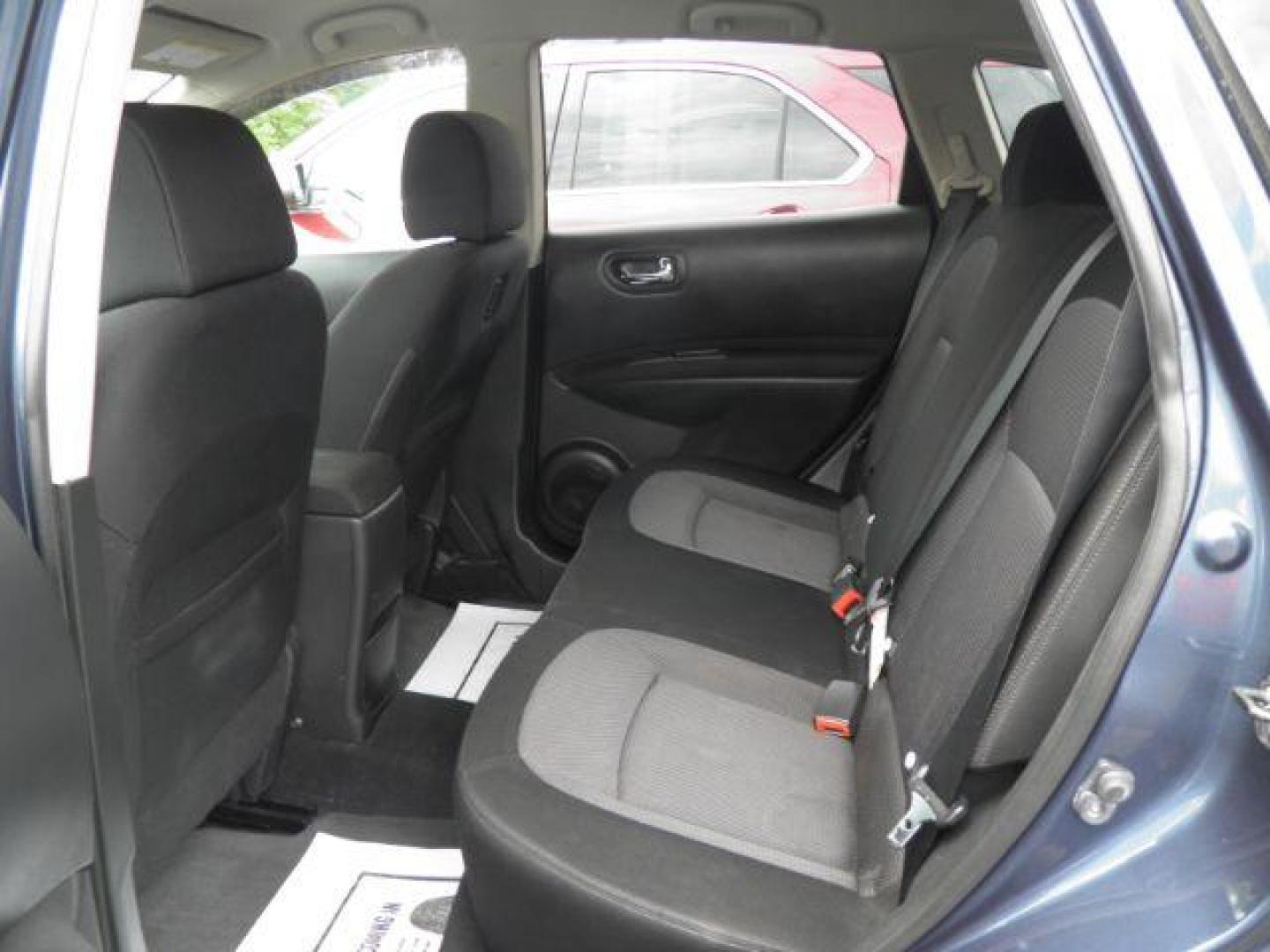 2013 GRAY Nissan Rogue SV AWD (JN8AS5MV5DW) with an 2.5 L4 engine, CVT transmission, located at 15520 McMullen Hwy SW, Belair, MD, 21502, (301) 729-3700, 39.581375, -78.846451 - Photo#3