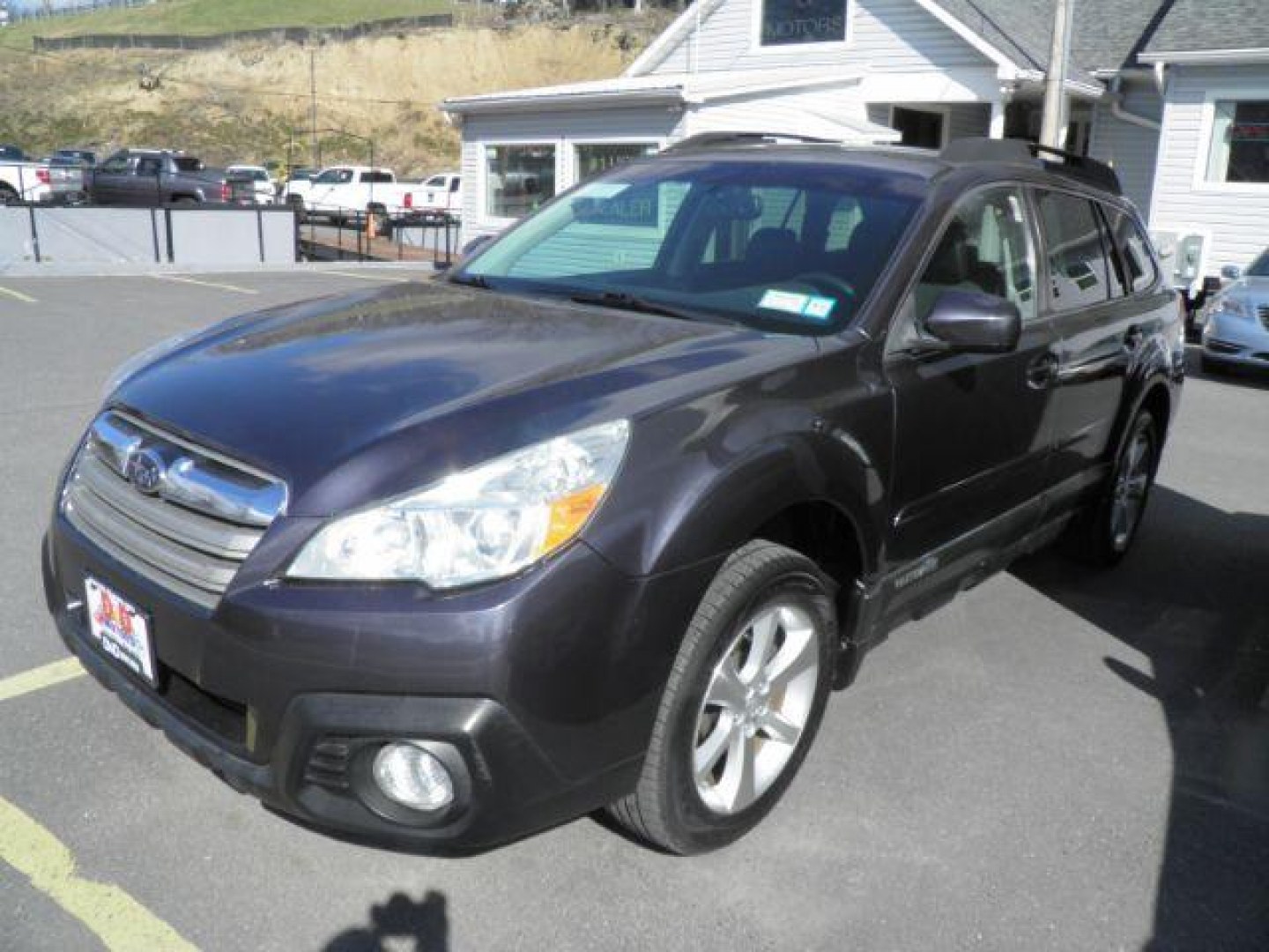 2013 GRAY Subaru Outback 2.5i Limited (4S4BRBKC8D3) with an 2.5 L4 engine, located at 15520 McMullen Hwy SW, Belair, MD, 21502, (301) 729-3700, 39.581375, -78.846451 - Photo#0