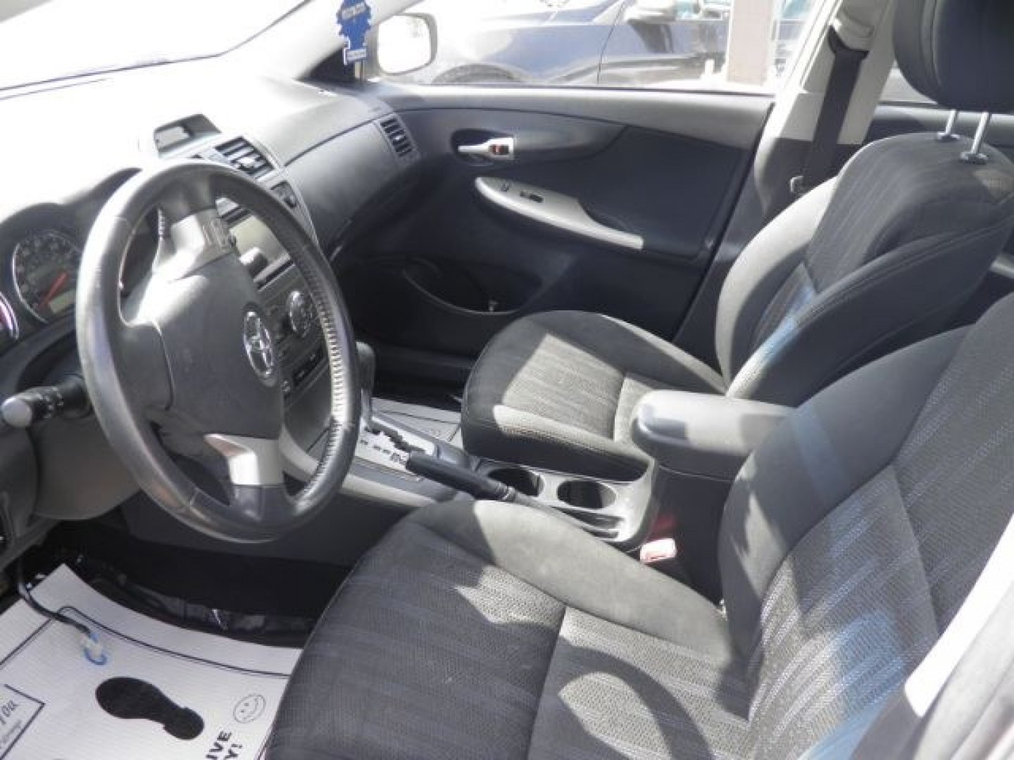 2013 WHITE Toyota Corolla S (2T1BU4EEXDC) with an 1.8L L4 engine, AT transmission, located at 19521 New George's Creek Rd SW, Barton, MD, 21521, (301) 463-2404, 39.524323, -79.017906- Photo#1
