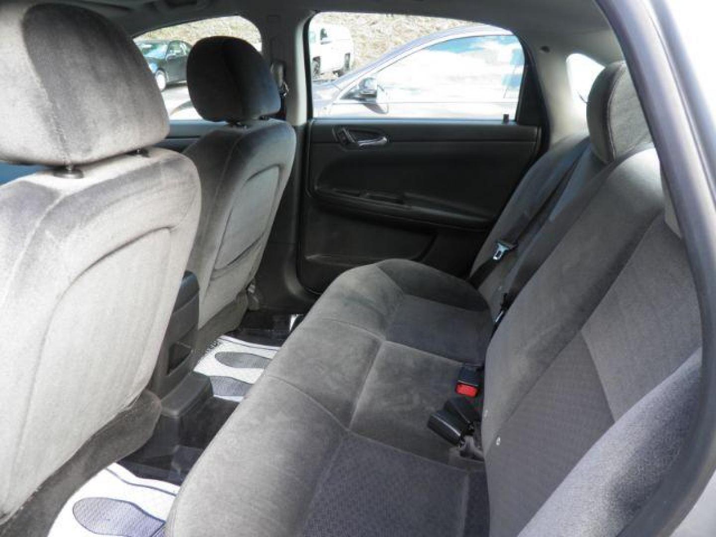 2014 Silver Chevrolet Impala Limited LT (2G1WB5E33E1) with an 3.6L V6 engine, AT transmission, located at 15520 McMullen Hwy SW, Belair, MD, 21502, (301) 729-3700, 39.581375, -78.846451 - Photo#3