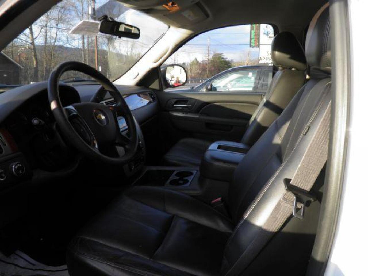 2014 WHITE Chevrolet TAHOE Police (1GNSK2E06ER) with an 5.3 V8 engine, AT transmission, located at 15520 McMullen Hwy SW, Belair, MD, 21502, (301) 729-3700, 39.581375, -78.846451 - Photo#1