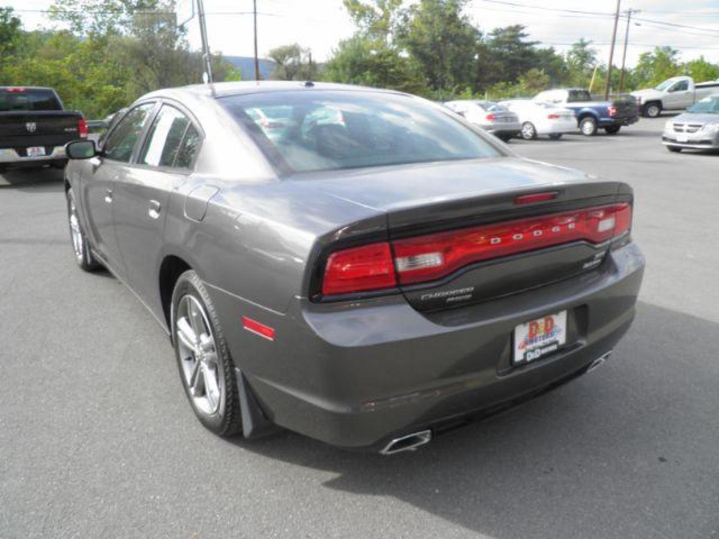 2014 Gray Dodge Charger SXT Plus (2C3CDXJG2EH) with an 3.6L V6 engine, AT transmission, located at 15520 McMullen Hwy SW, Belair, MD, 21502, (301) 729-3700, 39.581375, -78.846451 - Photo#4