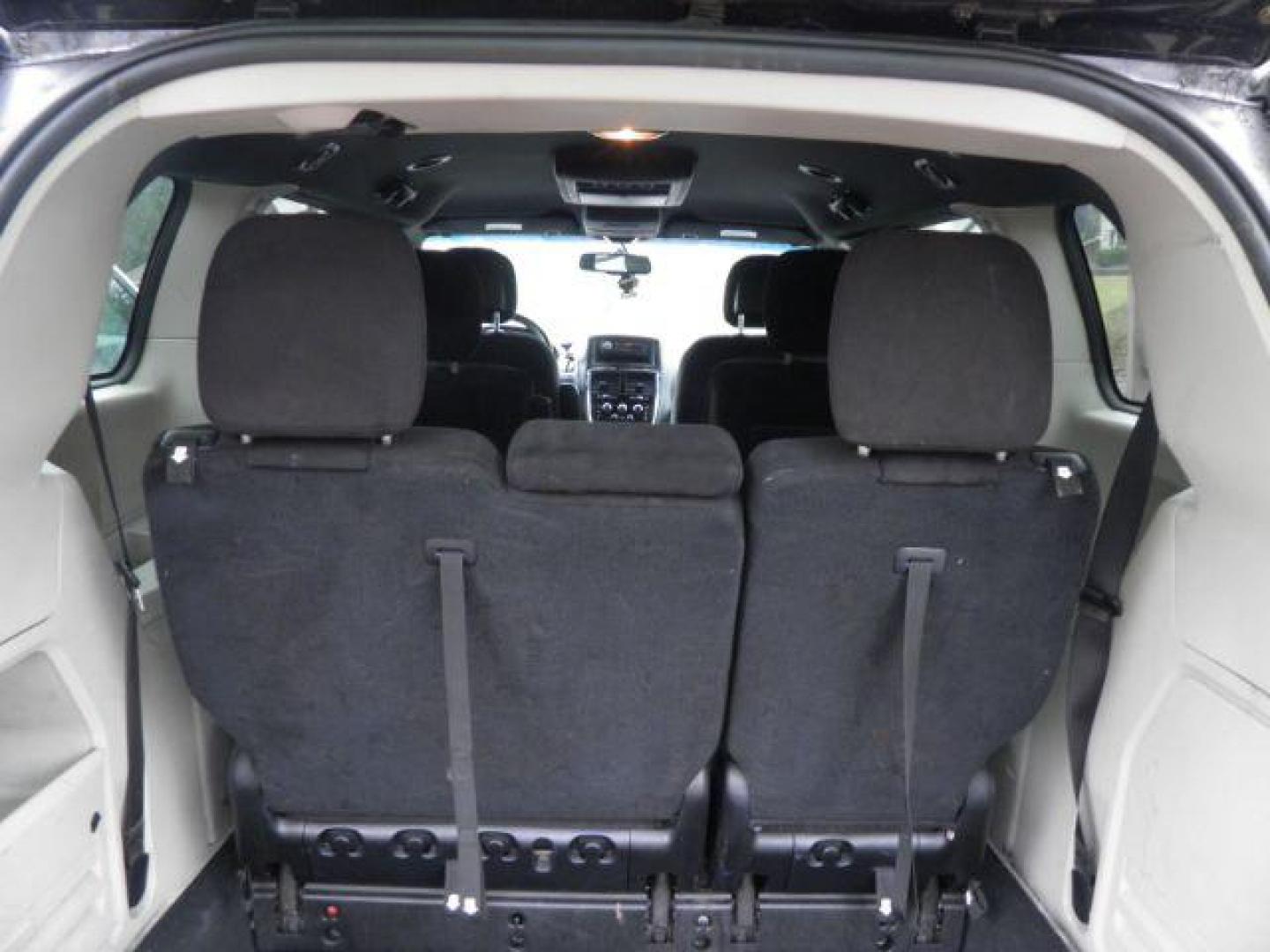 2014 BLACK Dodge Grand Caravan SE (2C4RDGBG3ER) with an 3.6l V6 engine, AT transmission, located at 15520 McMullen Hwy SW, Belair, MD, 21502, (301) 729-3700, 39.581375, -78.846451 - Photo#4