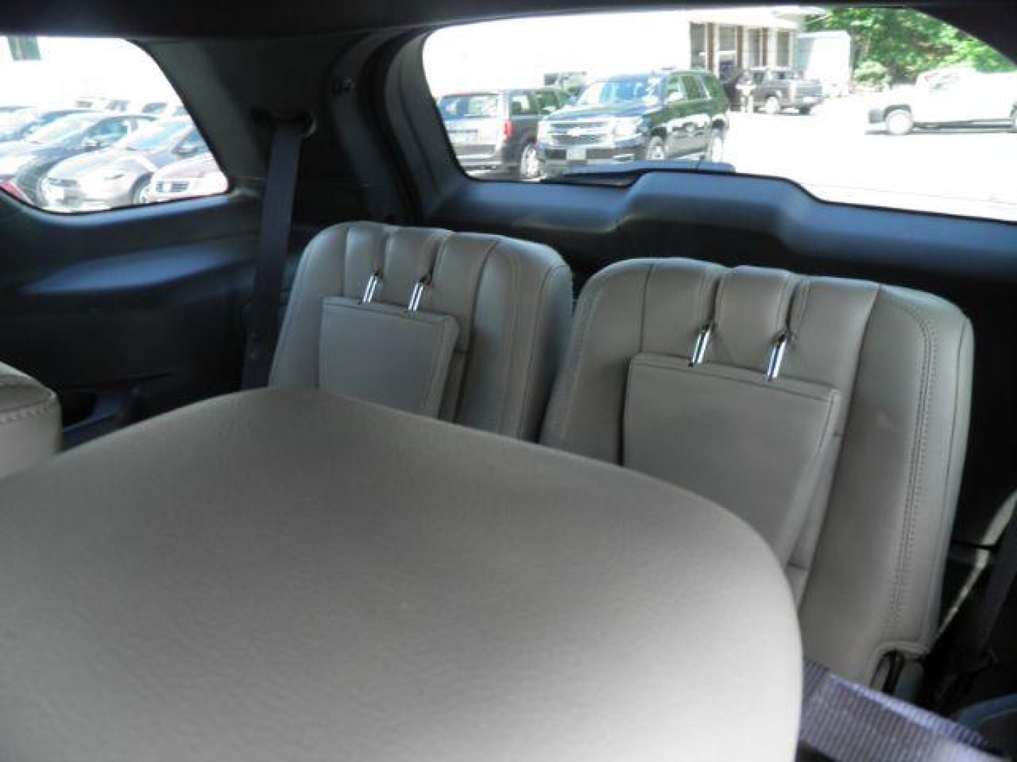 2014 GRAY Ford Explorer XLT (1FM5K8D87EG) with an 3.5L V6 engine, AT transmission, located at 19521 New George's Creek Rd SW, Barton, MD, 21521, (301) 463-2404, 39.524323, -79.017906- Photo#4