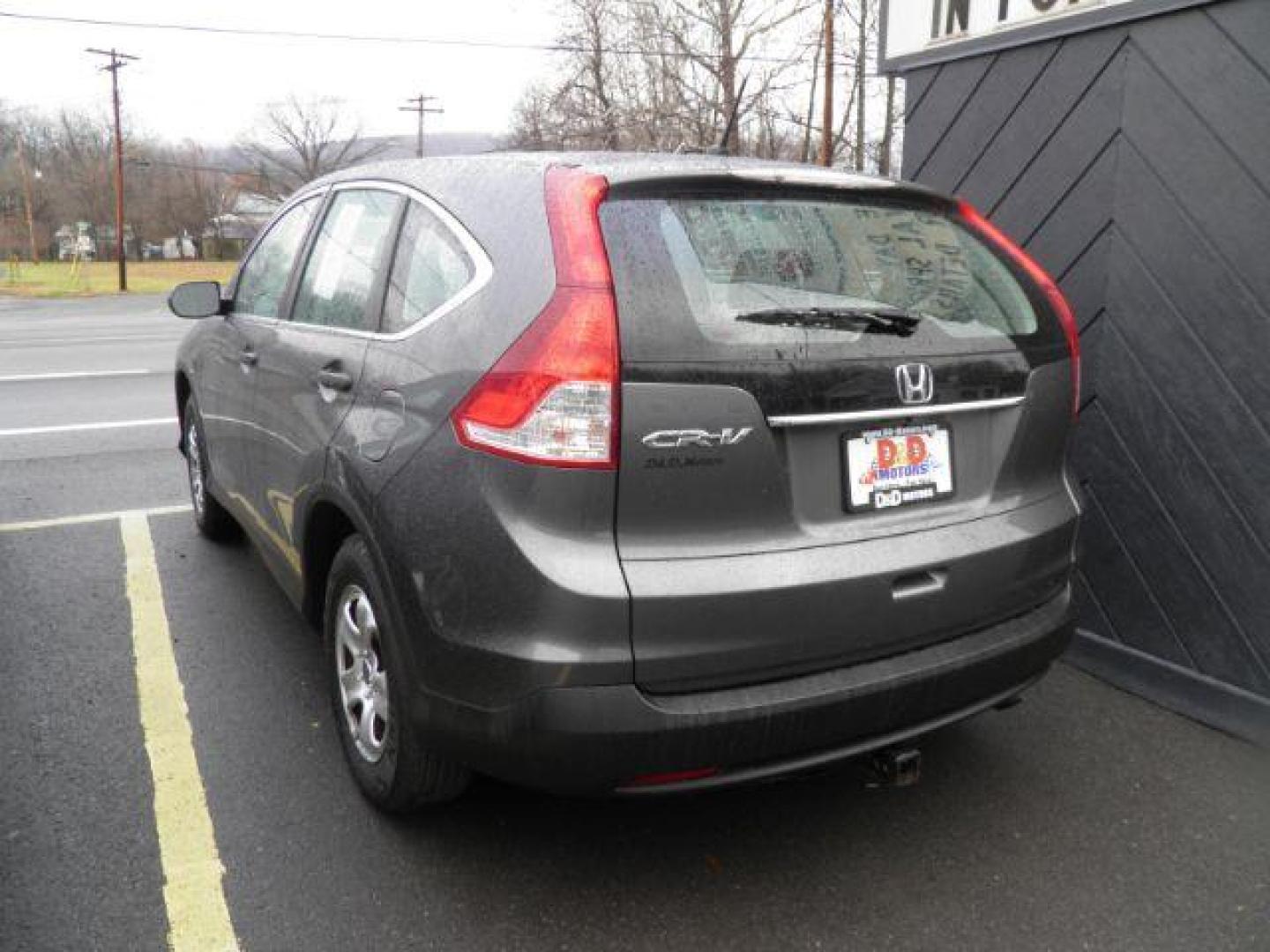 2014 Gray Honda CR-V LX (2HKRM3H34EH) with an 2.4L I4 engine, AT transmission, located at 15520 McMullen Hwy SW, Belair, MD, 21502, (301) 729-3700, 39.581375, -78.846451 - Photo#5