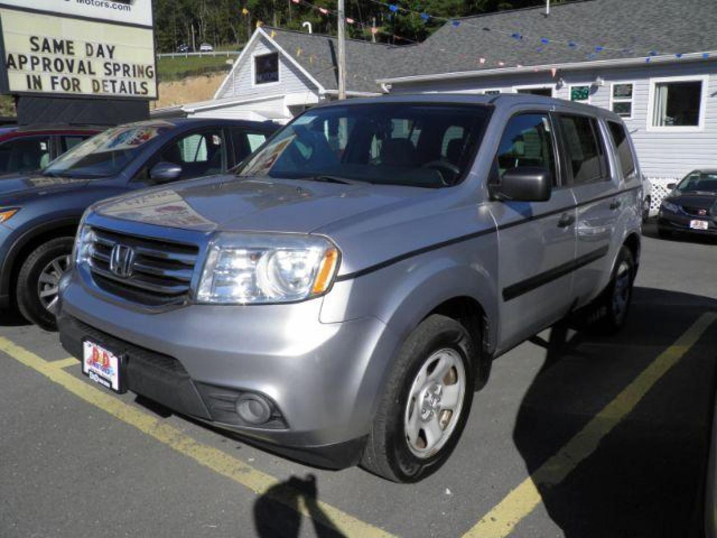 2014 Silver Honda Pilot LX (5FNYF3H20EB) with an 3.5L V6 engine, AT transmission, located at 15520 McMullen Hwy SW, Belair, MD, 21502, (301) 729-3700, 39.581375, -78.846451 - Photo#0