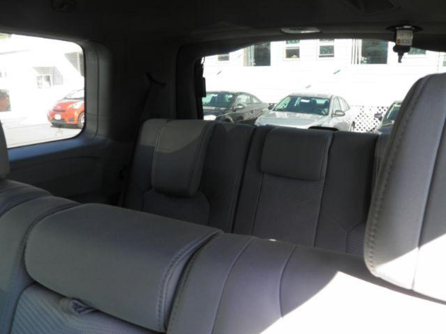 2014 Silver Honda Pilot LX (5FNYF3H20EB) with an 3.5L V6 engine, AT transmission, located at 15520 McMullen Hwy SW, Belair, MD, 21502, (301) 729-3700, 39.581375, -78.846451 - Photo#4