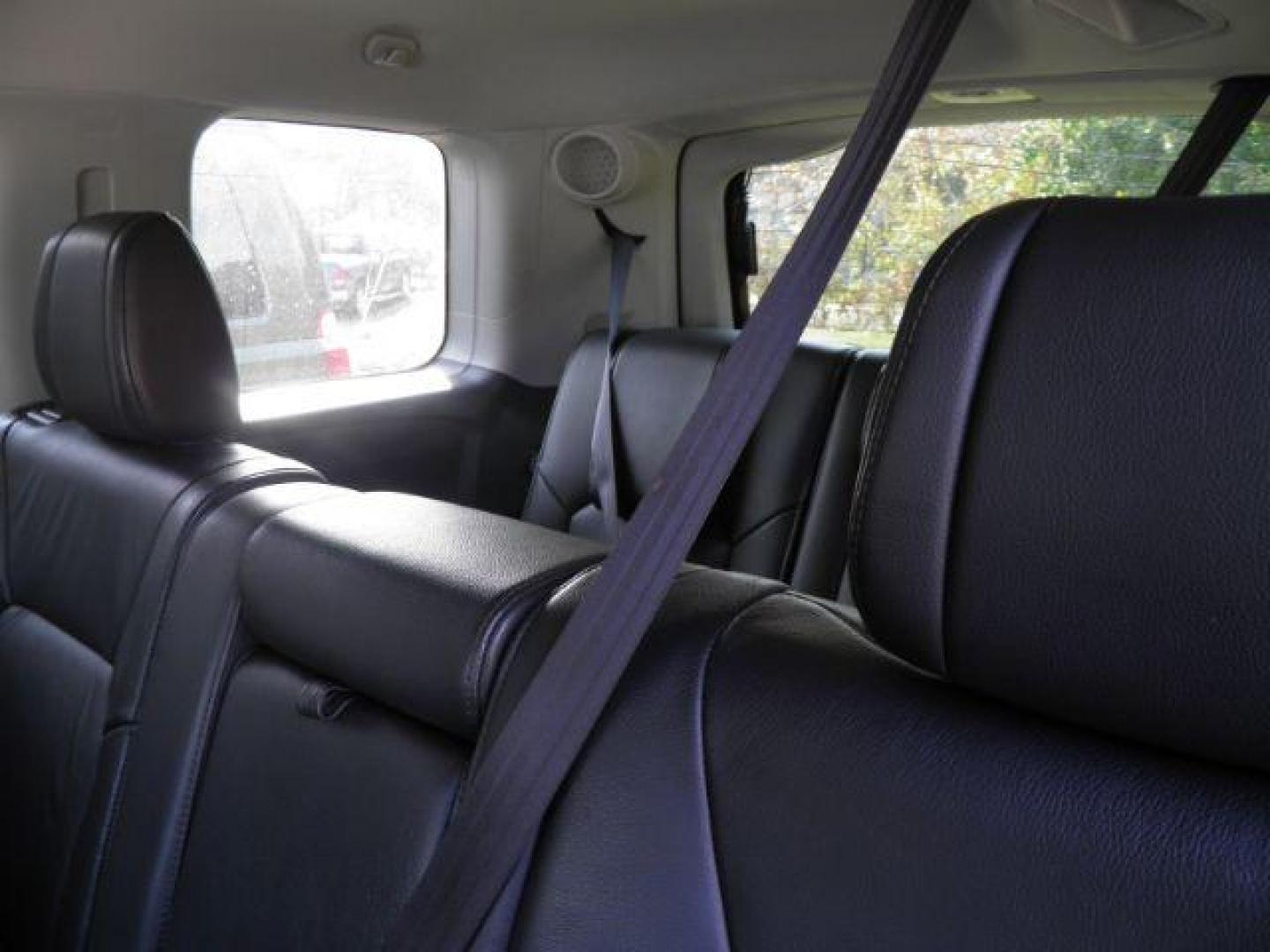 2014 SILVER Honda Pilot Touring 4WD 5-Spd AT with DVD (5FNYF4H94EB) with an 3.5L V6 engine, AT transmission, located at 19521 New George's Creek Rd SW, Barton, MD, 21521, (301) 463-2404, 39.524323, -79.017906 - Photo#5