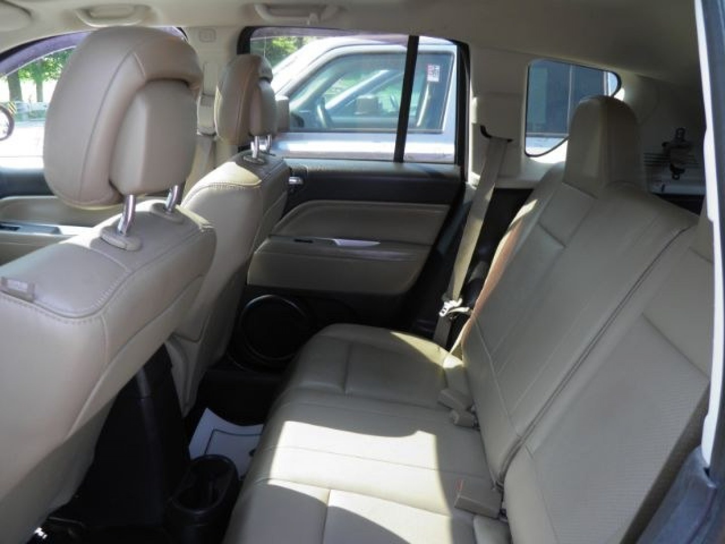 2014 RED Jeep Compass Limited (1C4NJDCB2ED) with an 2.4L L4 engine, AT transmission, located at 19521 New George's Creek Rd SW, Barton, MD, 21521, (301) 463-2404, 39.524323, -79.017906- Photo#3