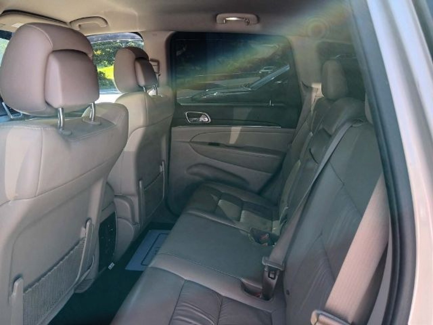 2014 TAN Jeep Grand Cherokee Limited (1C4RJFBG2EC) with an 3.6L V6 engine, AT transmission, located at 19521 New George's Creek Rd SW, Barton, MD, 21521, (301) 463-2404, 39.524323, -79.017906- Photo#2