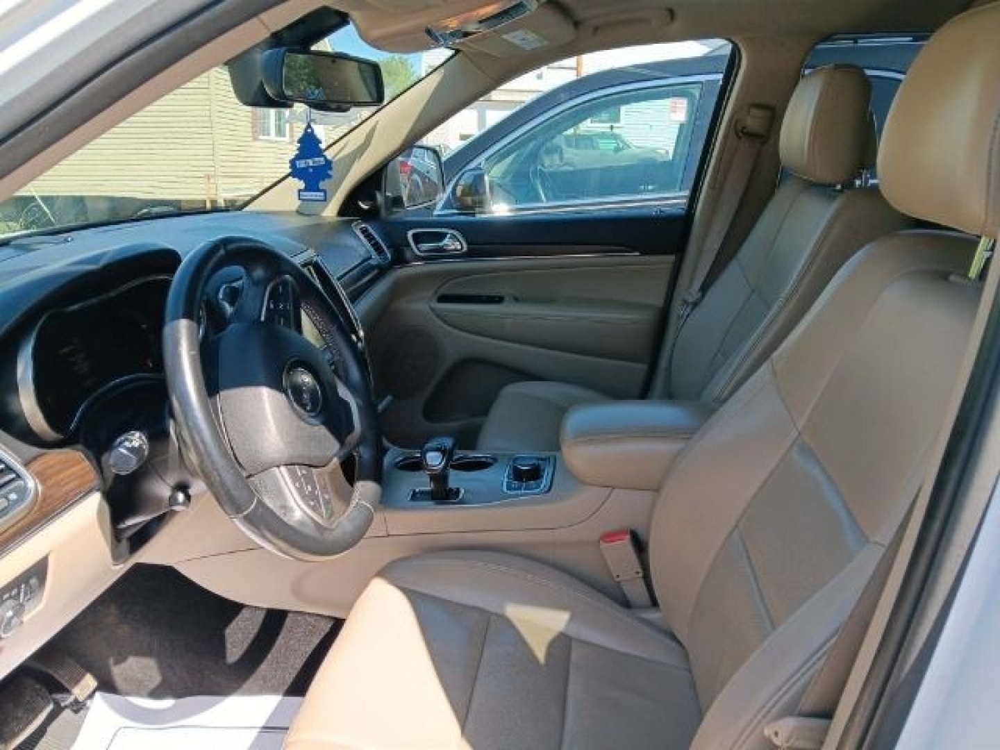 2014 WHITE Jeep Grand Cherokee Limited (1C4RJFBG3EC) with an 3.6L V6 engine, AT transmission, located at 19521 New George's Creek Rd SW, Barton, MD, 21521, (301) 463-2404, 39.524323, -79.017906- Photo#1