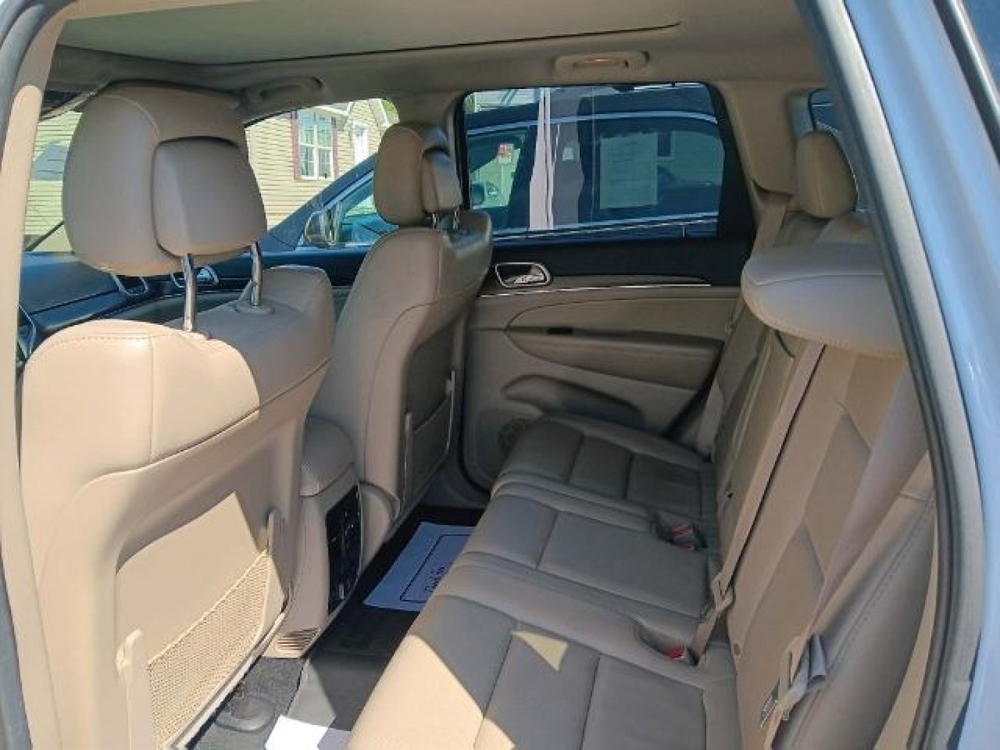2014 WHITE Jeep Grand Cherokee Limited (1C4RJFBG3EC) with an 3.6L V6 engine, AT transmission, located at 19521 New George's Creek Rd SW, Barton, MD, 21521, (301) 463-2404, 39.524323, -79.017906- Photo#2