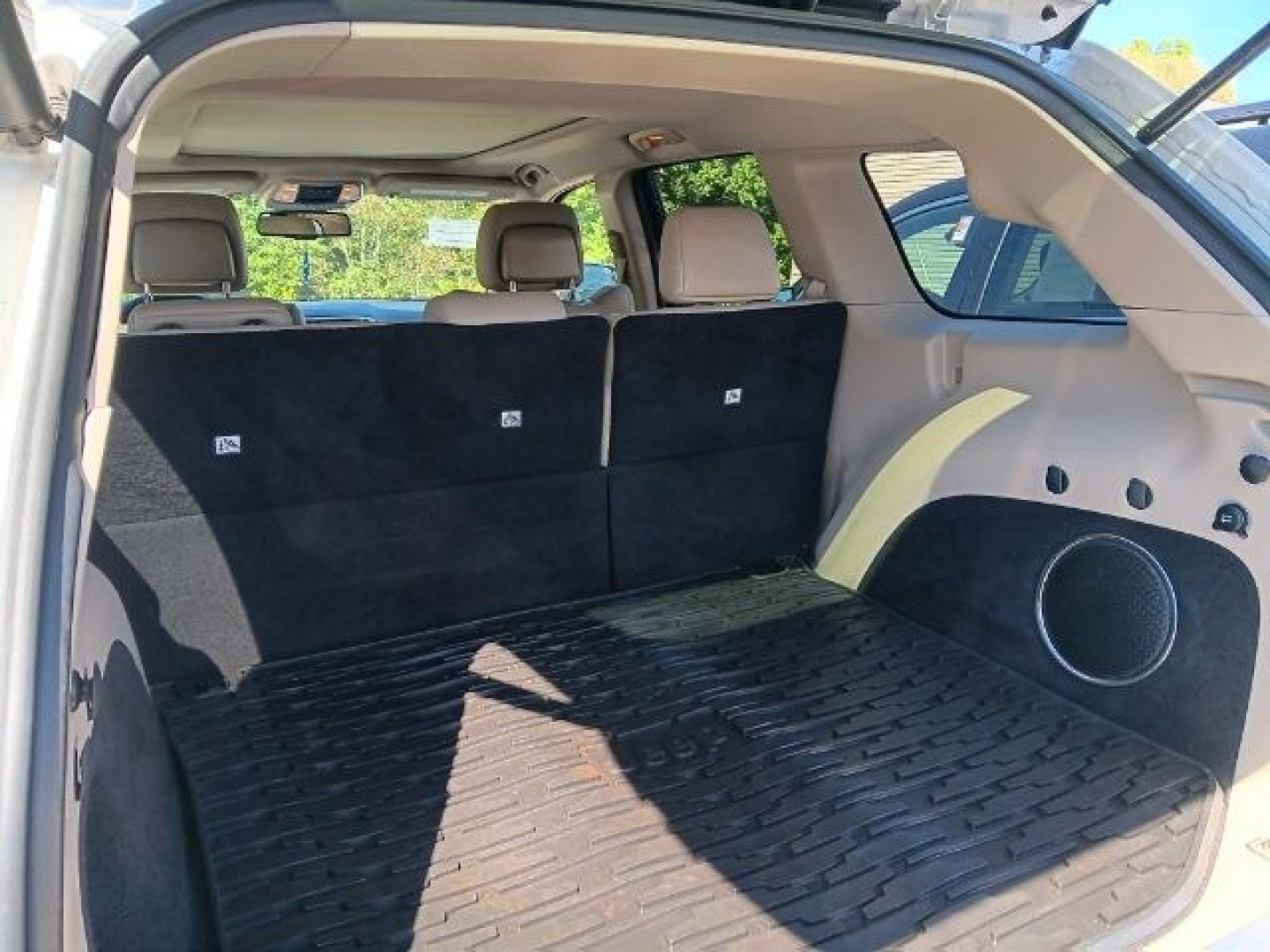 2014 WHITE Jeep Grand Cherokee Limited (1C4RJFBG3EC) with an 3.6L V6 engine, AT transmission, located at 19521 New George's Creek Rd SW, Barton, MD, 21521, (301) 463-2404, 39.524323, -79.017906- Photo#3