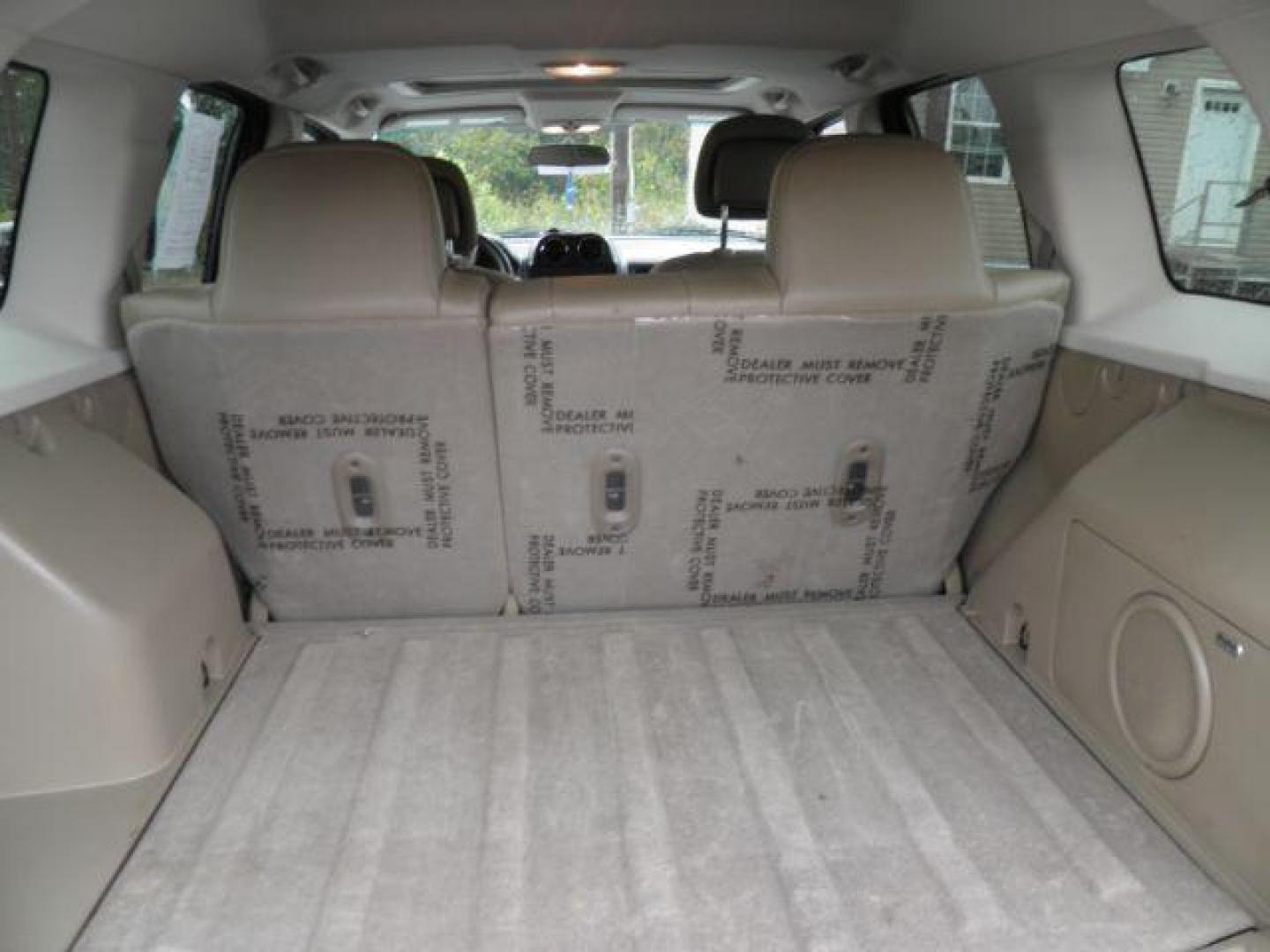 2014 WHITE Jeep Patriot Limited 4WD (1C4NJRCB2ED) with an 2.4L L4 engine, AT transmission, located at 19521 New George's Creek Rd SW, Barton, MD, 21521, (301) 463-2404, 39.524323, -79.017906 - Photo#4