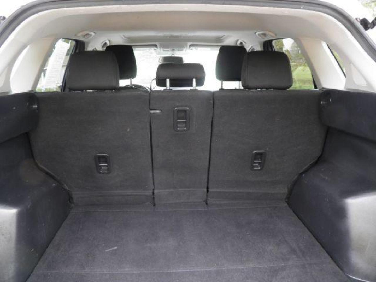 2014 SILVER Mazda CX-5 Touring (JM3KE4CY4E0) with an 2.5 L4 engine, AT transmission, located at 19521 New George's Creek Rd SW, Barton, MD, 21521, (301) 463-2404, 39.524323, -79.017906 - Photo#4