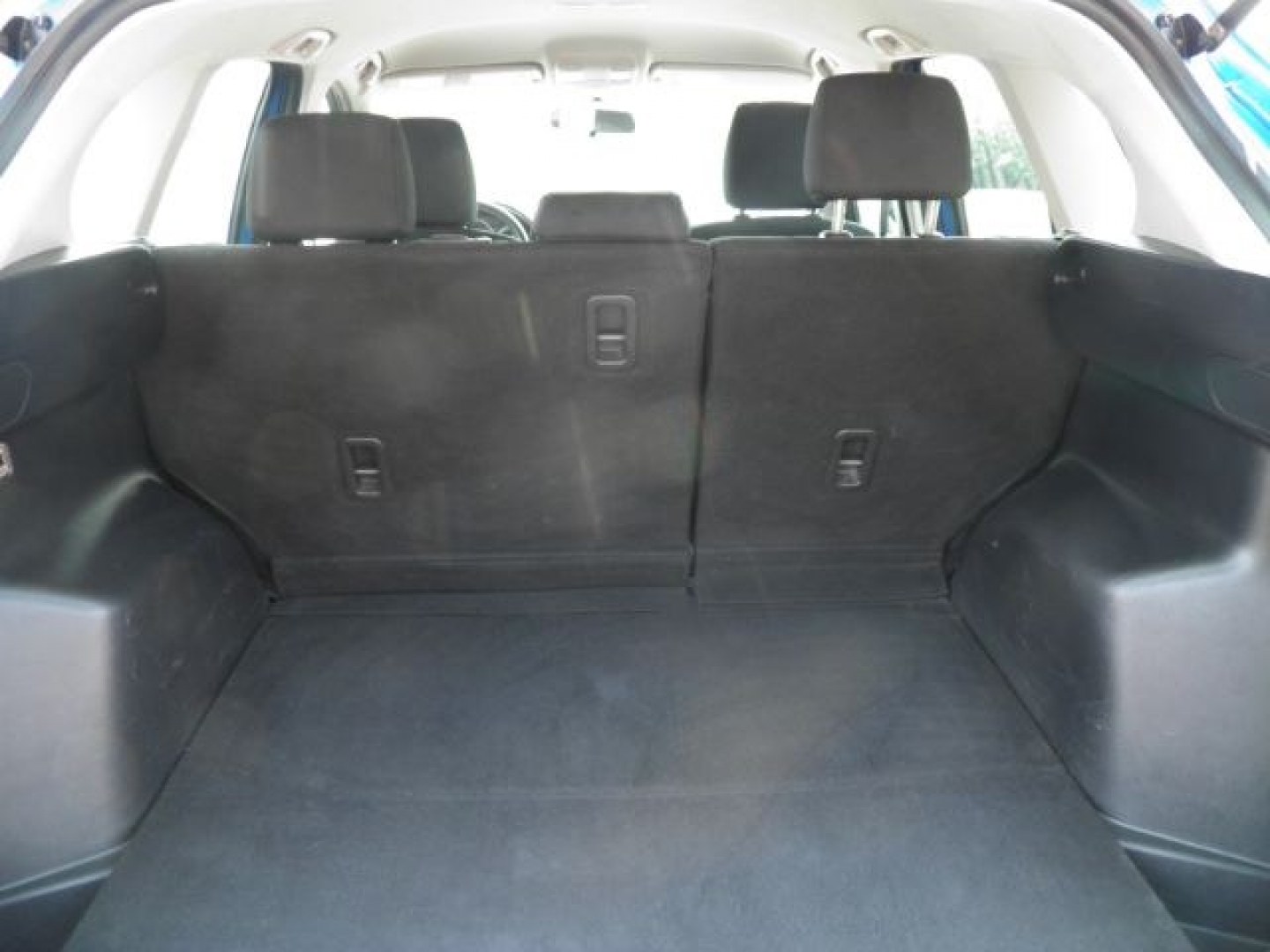 2014 BLUE Mazda CX-5 Sport (JM3KE4BE1E0) with an 2.4L L4 engine, located at 15520 McMullen Hwy SW, Belair, MD, 21502, (301) 729-3700, 39.581375, -78.846451- Photo#4