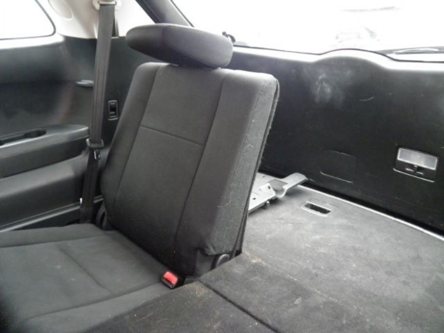 2014 Gray Mazda CX-9 Sport (JM3TB2BA1E0) with an 3.7L V6 engine, AT transmission, located at 15520 McMullen Hwy SW, Belair, MD, 21502, (301) 729-3700, 39.581375, -78.846451- Photo#4