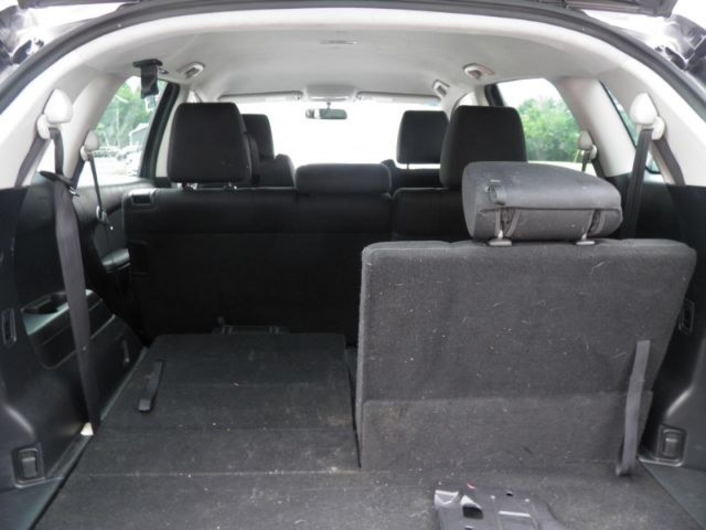 2014 Gray Mazda CX-9 Sport (JM3TB2BA1E0) with an 3.7L V6 engine, AT transmission, located at 15520 McMullen Hwy SW, Belair, MD, 21502, (301) 729-3700, 39.581375, -78.846451- Photo#5