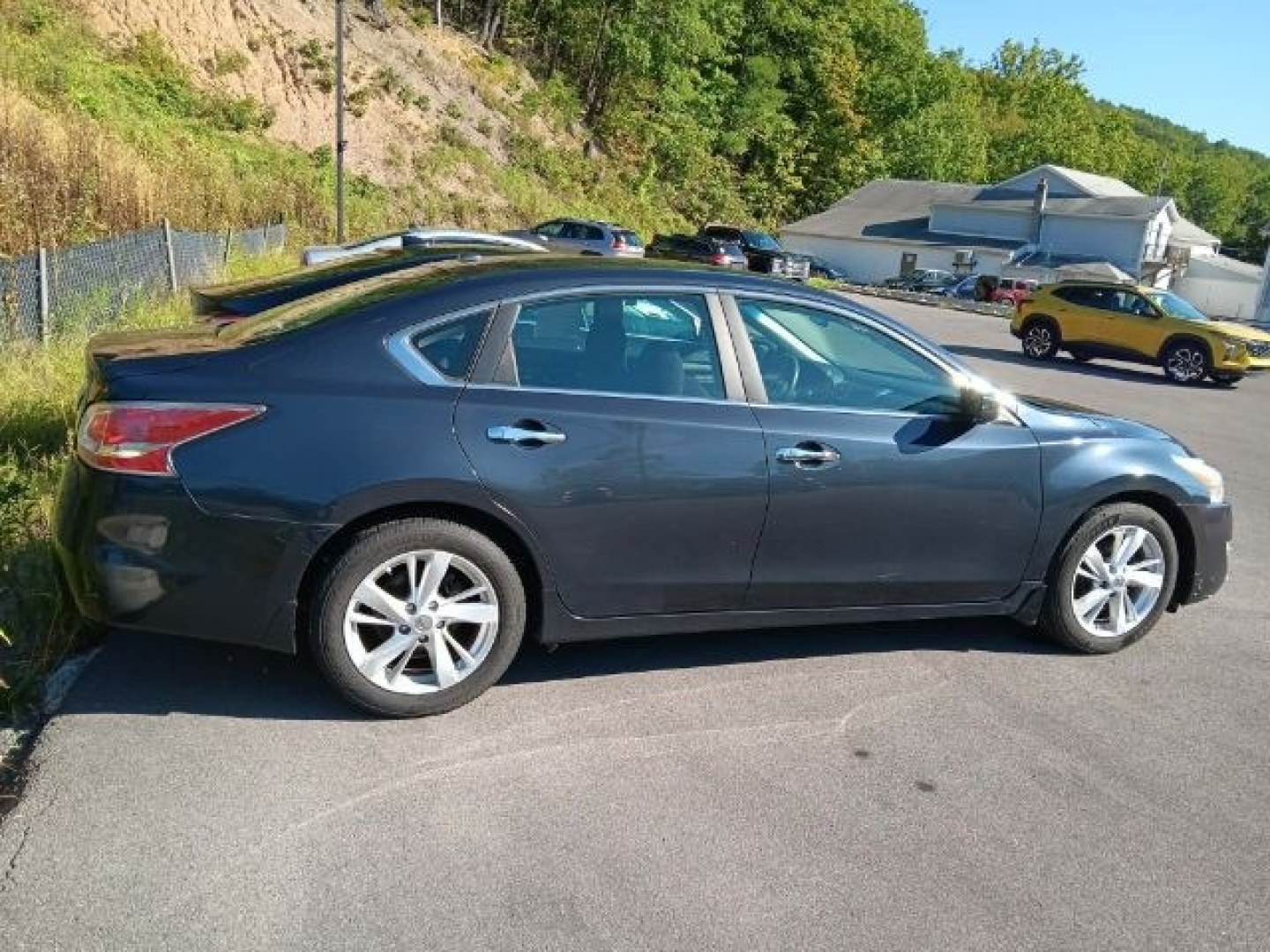 2014 GRAY NISSAN ALTIMA 2.5 S (1N4AL3AP9EC) with an 2.5 L4 engine, AT transmission, located at 15520 McMullen Hwy SW, Belair, MD, 21502, (301) 729-3700, 39.581375, -78.846451- Photo#2