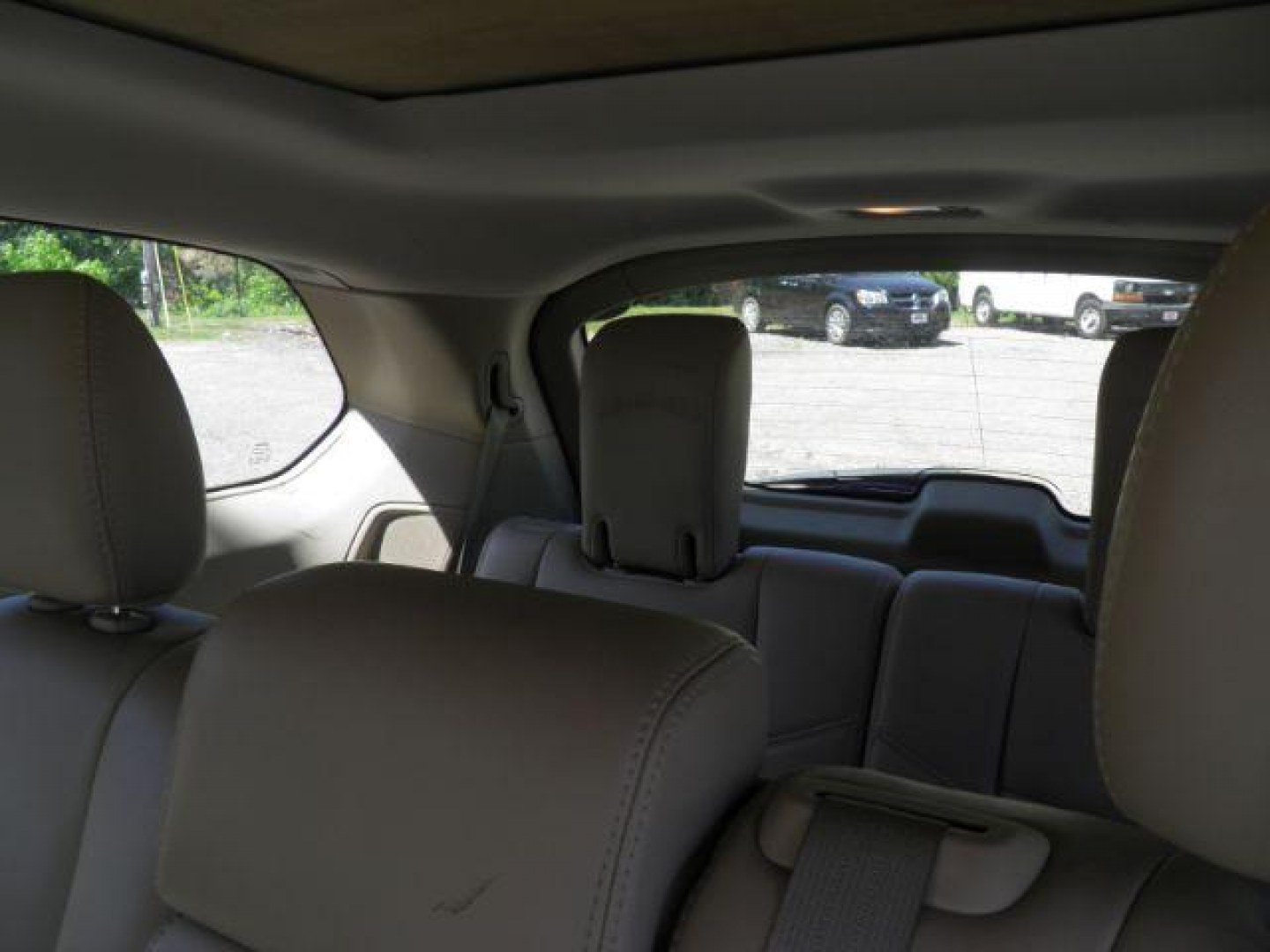 2014 WHITE Nissan Pathfinder SL (5N1AR2MMXEC) with an 3.5L V6 engine, located at 19521 New George's Creek Rd SW, Barton, MD, 21521, (301) 463-2404, 39.524323, -79.017906- Photo#4