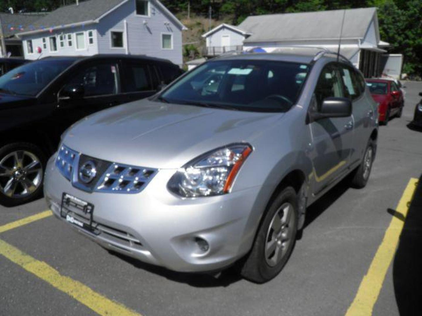 2014 SILVER Nissan Rogue Select S AWD (JN8AS5MV8EW) with an 2.5 L4 engine, AT transmission, located at 19521 New George's Creek Rd SW, Barton, MD, 21521, (301) 463-2404, 39.524323, -79.017906 - Photo#0