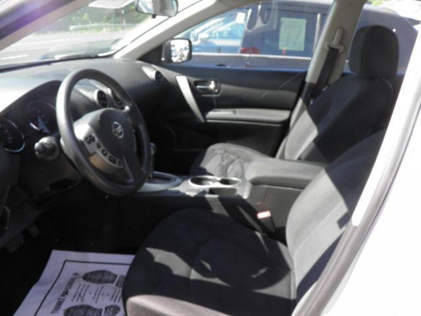 2014 SILVER Nissan Rogue Select S AWD (JN8AS5MV8EW) with an 2.5 L4 engine, AT transmission, located at 19521 New George's Creek Rd SW, Barton, MD, 21521, (301) 463-2404, 39.524323, -79.017906 - Photo#1