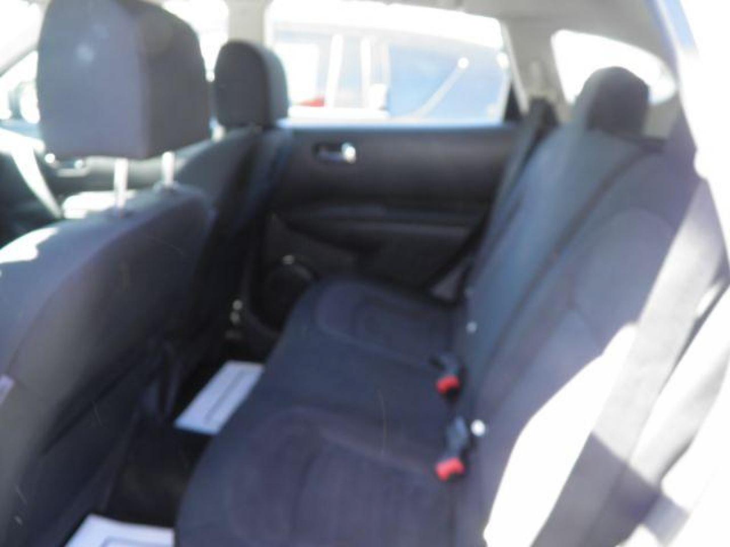 2014 SILVER Nissan Rogue Select S AWD (JN8AS5MV8EW) with an 2.5 L4 engine, AT transmission, located at 19521 New George's Creek Rd SW, Barton, MD, 21521, (301) 463-2404, 39.524323, -79.017906 - Photo#3