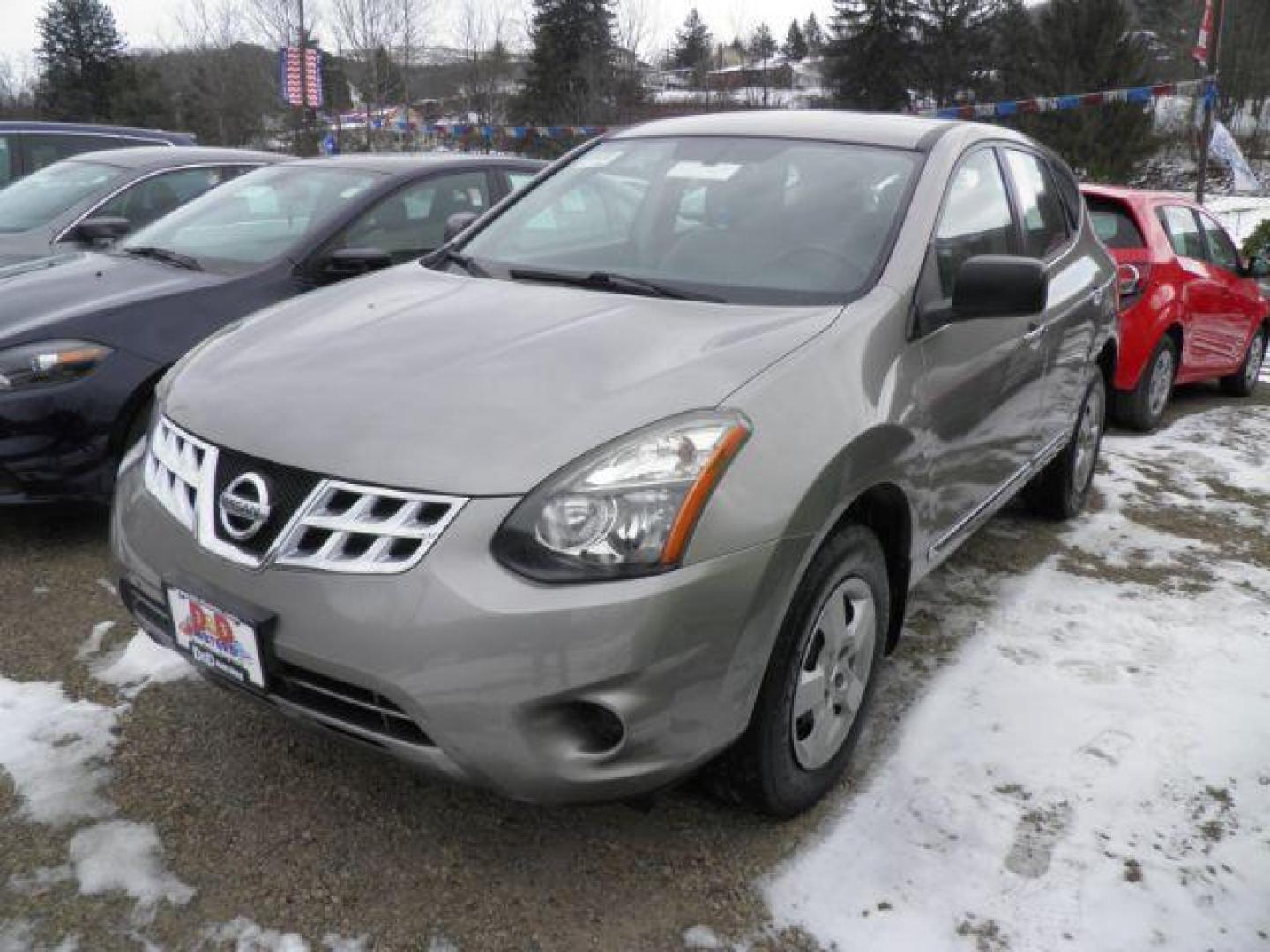 2014 GRAY Nissan Rogue Select S AWD (JN8AS5MV7EW) with an 2.5 L4 engine, CVT transmission, located at 19521 New George's Creek Rd SW, Barton, MD, 21521, (301) 463-2404, 39.524323, -79.017906 - Photo#0