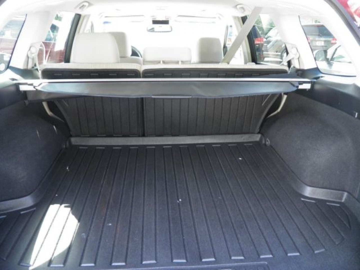 2014 RED Subaru Outback 2.5i Premium (4S4BRCEC0E3) with an 2.5 L4 engine, AT transmission, located at 19521 New George's Creek Rd SW, Barton, MD, 21521, (301) 463-2404, 39.524323, -79.017906- Photo#4