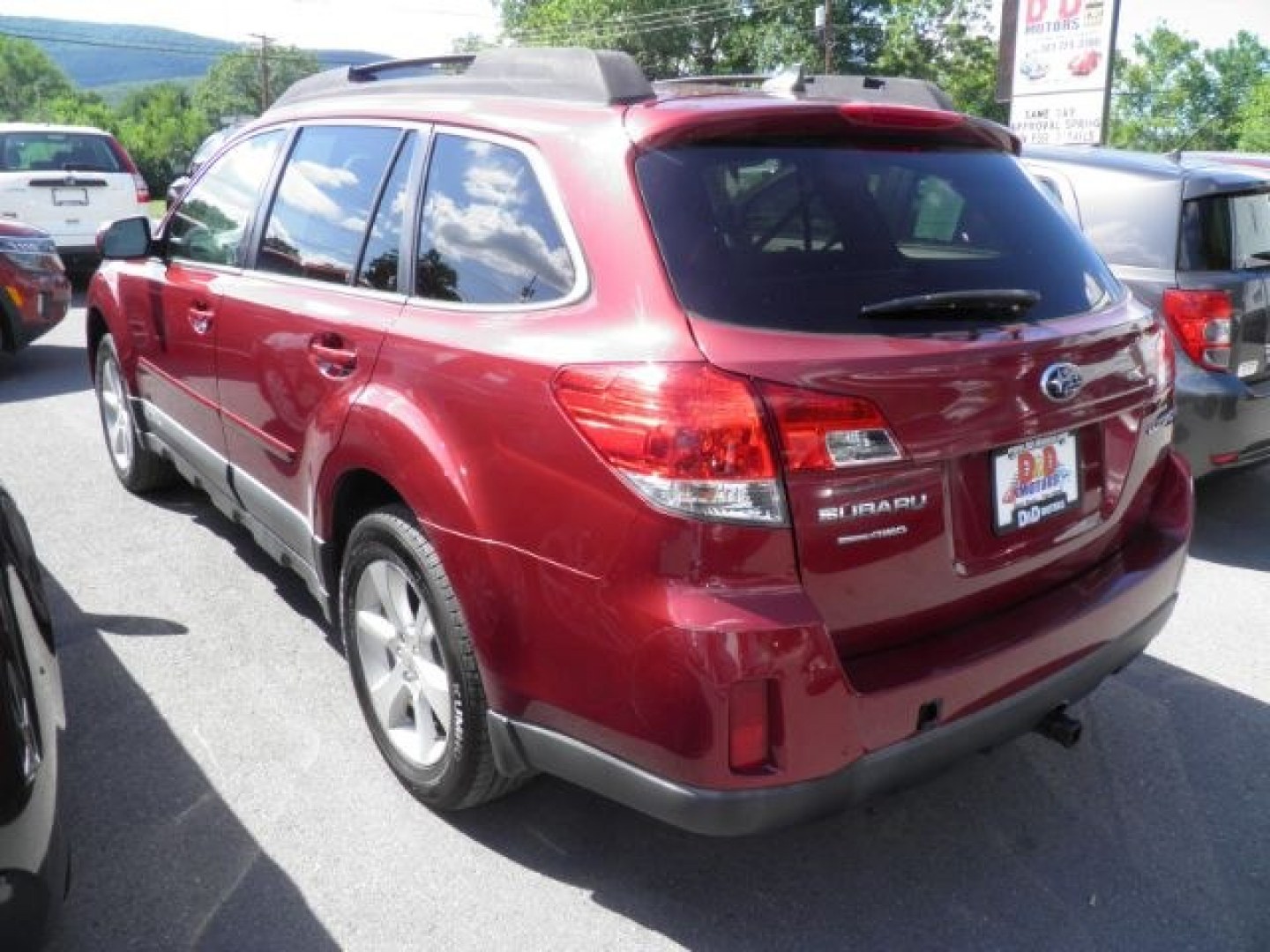 2014 RED Subaru Outback 2.5i Premium (4S4BRCEC0E3) with an 2.5 L4 engine, AT transmission, located at 19521 New George's Creek Rd SW, Barton, MD, 21521, (301) 463-2404, 39.524323, -79.017906- Photo#5