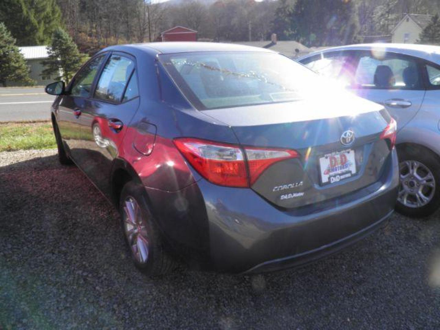 2014 Gray Toyota Corolla LE (2T1BURHEXEC) with an 1.8L I4 engine, AT transmission, located at 15520 McMullen Hwy SW, Belair, MD, 21502, (301) 729-3700, 39.581375, -78.846451 - Photo#4
