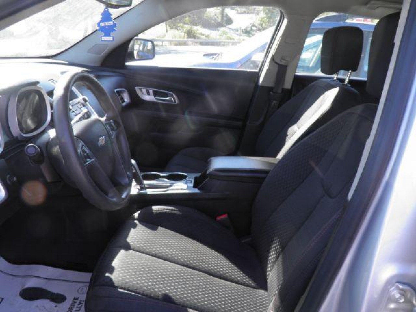 2015 SILVER Chevrolet Equinox LS (1GNFLEEK4FZ) with an 2.4L L4 engine, AT transmission, located at 19521 New George's Creek Rd SW, Barton, MD, 21521, (301) 463-2404, 39.524323, -79.017906 - Photo#1