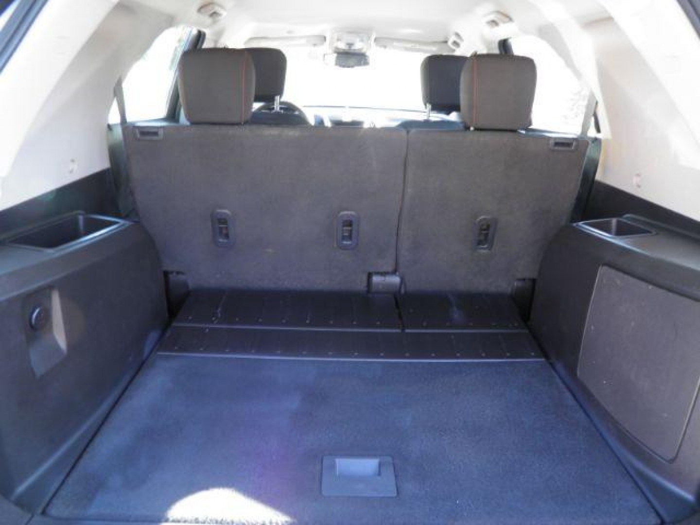 2015 SILVER Chevrolet Equinox LS (1GNFLEEK4FZ) with an 2.4L L4 engine, AT transmission, located at 19521 New George's Creek Rd SW, Barton, MD, 21521, (301) 463-2404, 39.524323, -79.017906 - Photo#4