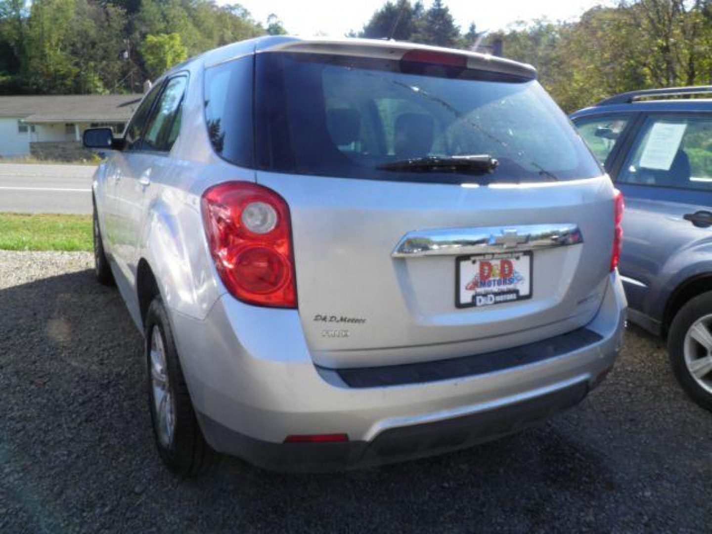 2015 SILVER Chevrolet Equinox LS (1GNFLEEK4FZ) with an 2.4L L4 engine, AT transmission, located at 19521 New George's Creek Rd SW, Barton, MD, 21521, (301) 463-2404, 39.524323, -79.017906 - Photo#5