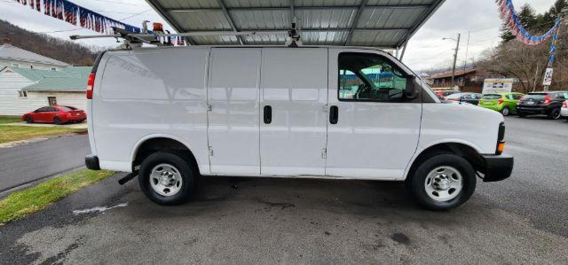 2015 WHITE /Medium Pewter, premium cloth Chevrolet Express CARGO VAN (1GCWGFCF6F1) with an 4.8L V8 FFV engine, AT transmission, located at 19521 New George's Creek Rd SW, Barton, MD, 21521, (301) 463-2404, 39.524323, -79.017906 - FOR A BETTER PRICE CALL PAUL AT 301-268-8150 - Photo#11