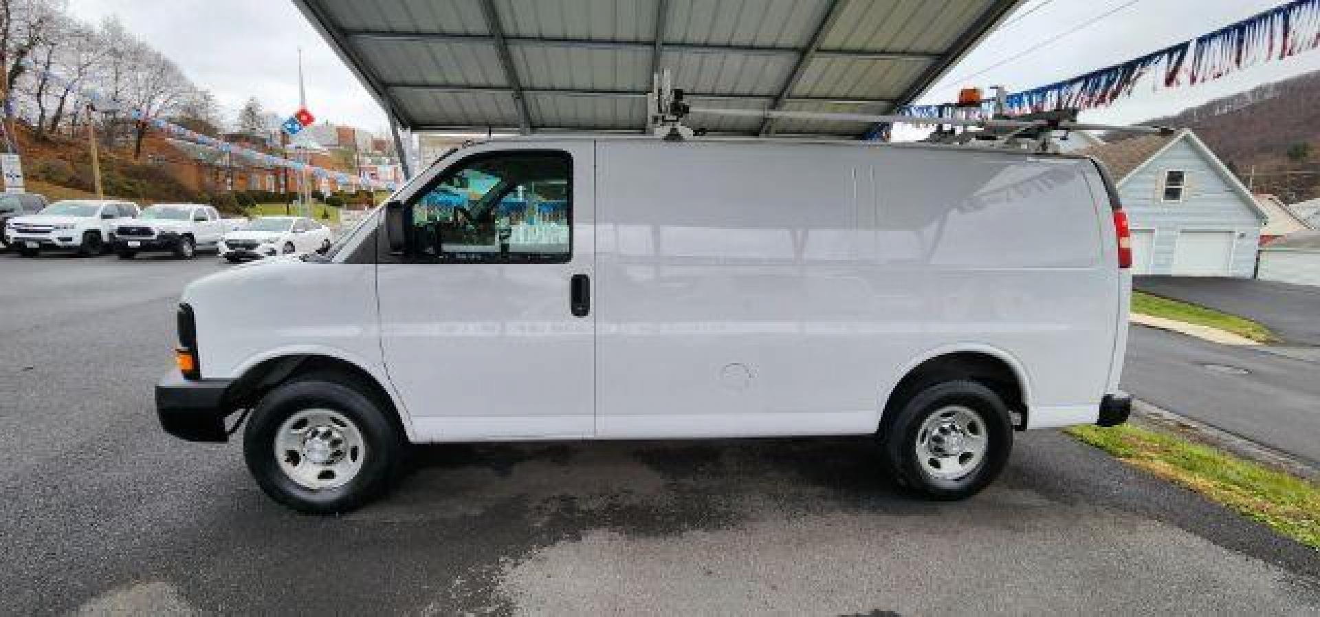 2015 WHITE /Medium Pewter, premium cloth Chevrolet Express CARGO VAN (1GCWGFCF6F1) with an 4.8L V8 FFV engine, AT transmission, located at 19521 New George's Creek Rd SW, Barton, MD, 21521, (301) 463-2404, 39.524323, -79.017906 - FOR A BETTER PRICE CALL PAUL AT 301-268-8150 - Photo#3