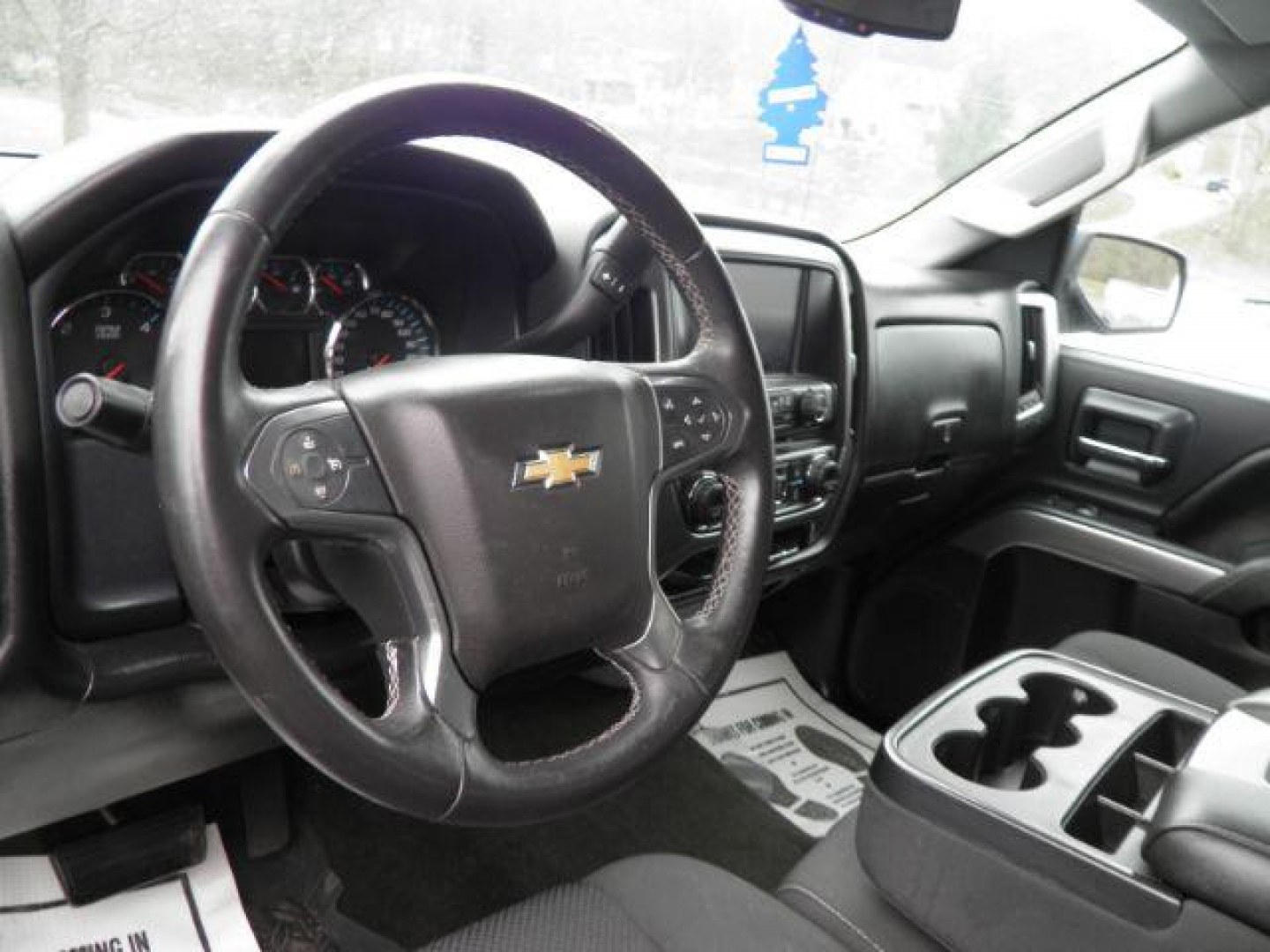 2015 BLUE Chevrolet Silverado 1500 1LT (1GCVKRECXFZ) with an 4.3L V6 engine, AT transmission, located at 19521 New George's Creek Rd SW, Barton, MD, 21521, (301) 463-2404, 39.524323, -79.017906 - Photo#2