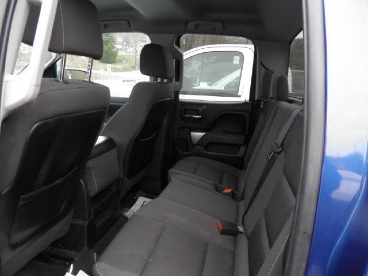 2015 BLUE Chevrolet Silverado 1500 1LT (1GCVKRECXFZ) with an 4.3L V6 engine, AT transmission, located at 19521 New George's Creek Rd SW, Barton, MD, 21521, (301) 463-2404, 39.524323, -79.017906 - Photo#3