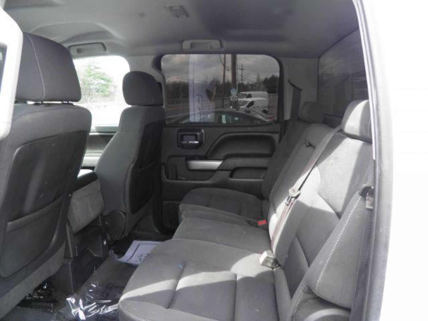 2015 WHITE Chevrolet Silverado 1500 2LT (3GCUKRECXFG) with an 3.4L V6 engine, AT transmission, located at 19521 New George's Creek Rd SW, Barton, MD, 21521, (301) 463-2404, 39.524323, -79.017906- Photo#3
