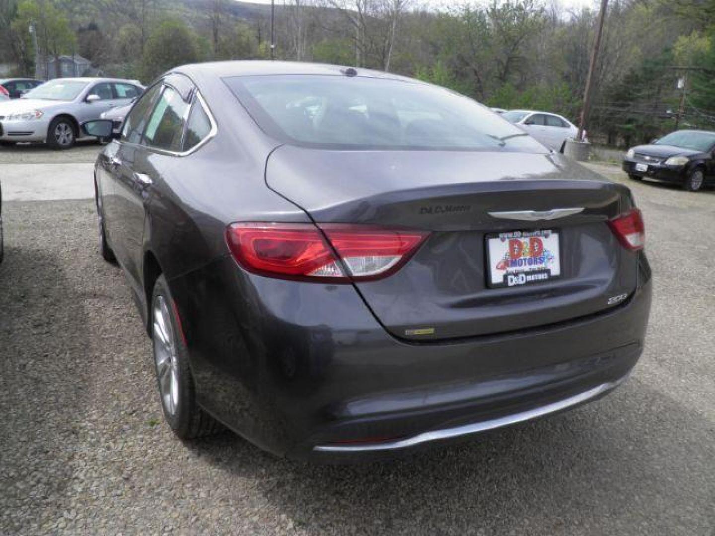 2015 GRAY Chrysler 200 Limited (1C3CCCAB6FN) with an 2.4L L4 engine, AT transmission, located at 19521 New George's Creek Rd SW, Barton, MD, 21521, (301) 463-2404, 39.524323, -79.017906 - Photo#4
