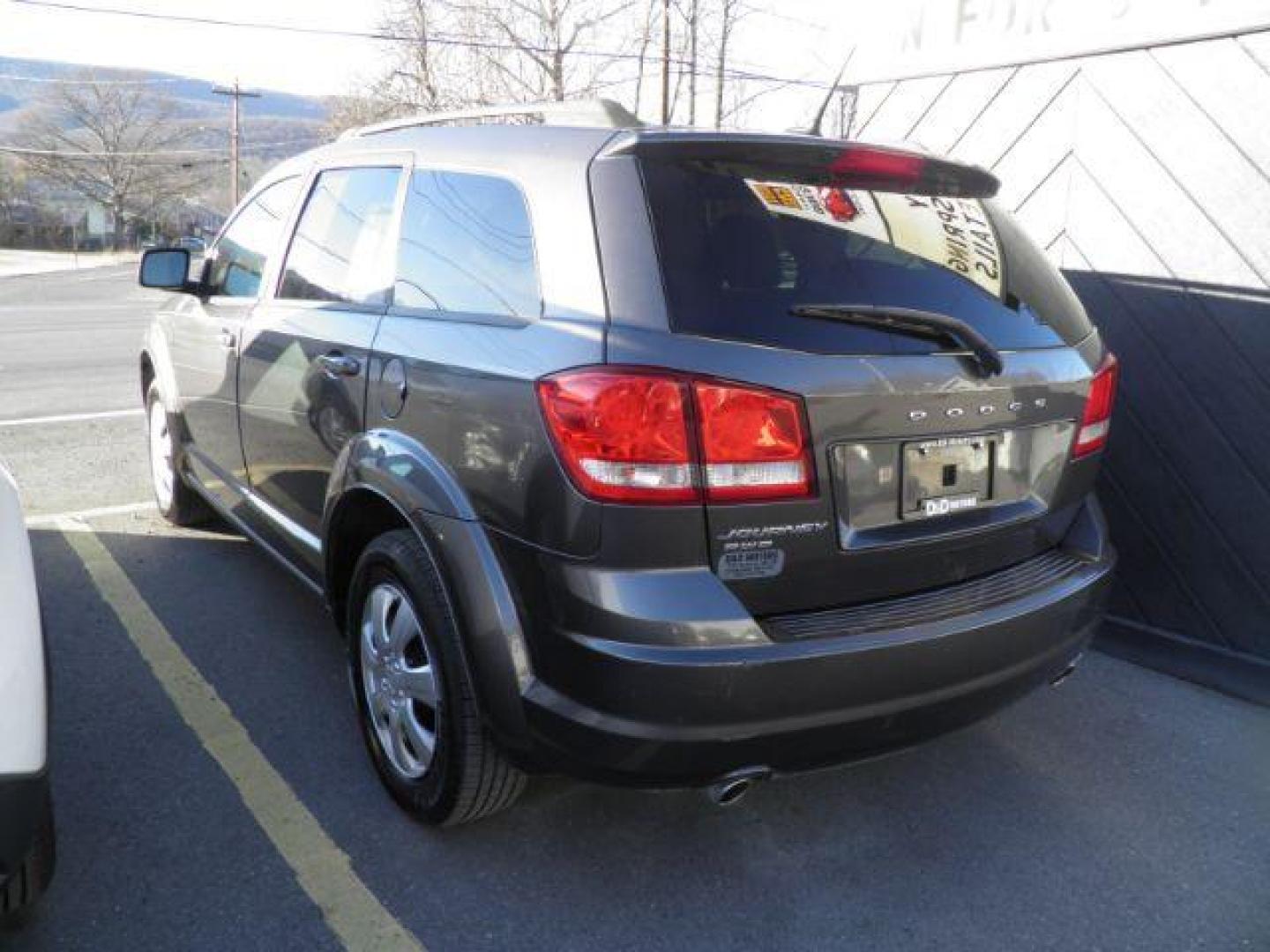 2015 Gray Dodge Journey SE (3C4PDDAG6FT) with an 3.6L V6 engine, AT transmission, located at 15520 McMullen Hwy SW, Belair, MD, 21502, (301) 729-3700, 39.581375, -78.846451 - Photo#6