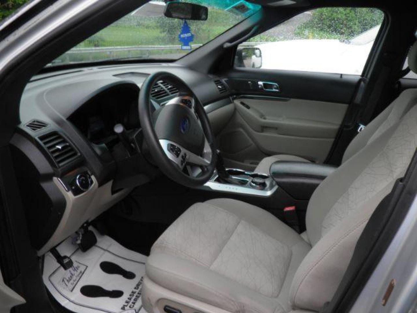 2015 SILVER Ford Explorer BASE (1FM5K8B83FG) with an 3.6L V6 engine, AT transmission, located at 19521 New George's Creek Rd SW, Barton, MD, 21521, (301) 463-2404, 39.524323, -79.017906 - Photo#1