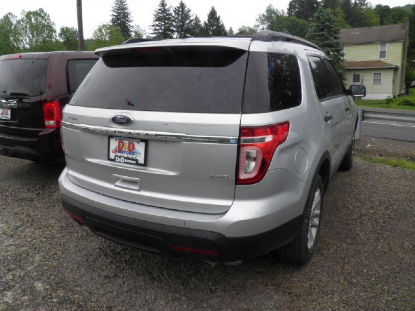 2015 SILVER Ford Explorer BASE (1FM5K8B83FG) with an 3.6L V6 engine, AT transmission, located at 19521 New George's Creek Rd SW, Barton, MD, 21521, (301) 463-2404, 39.524323, -79.017906 - Photo#6