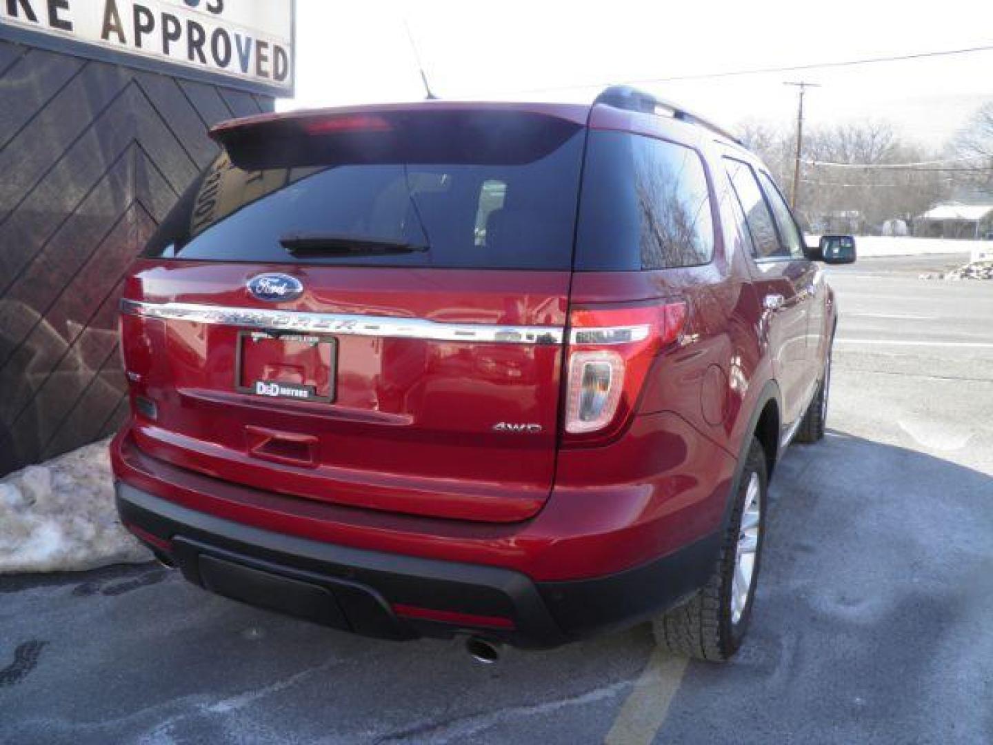 2015 Red Ford Explorer XLT (1FM5K8D81FG) with an 3.5L V6 engine, AT transmission, located at 15520 McMullen Hwy SW, Belair, MD, 21502, (301) 729-3700, 39.581375, -78.846451 - Photo#6
