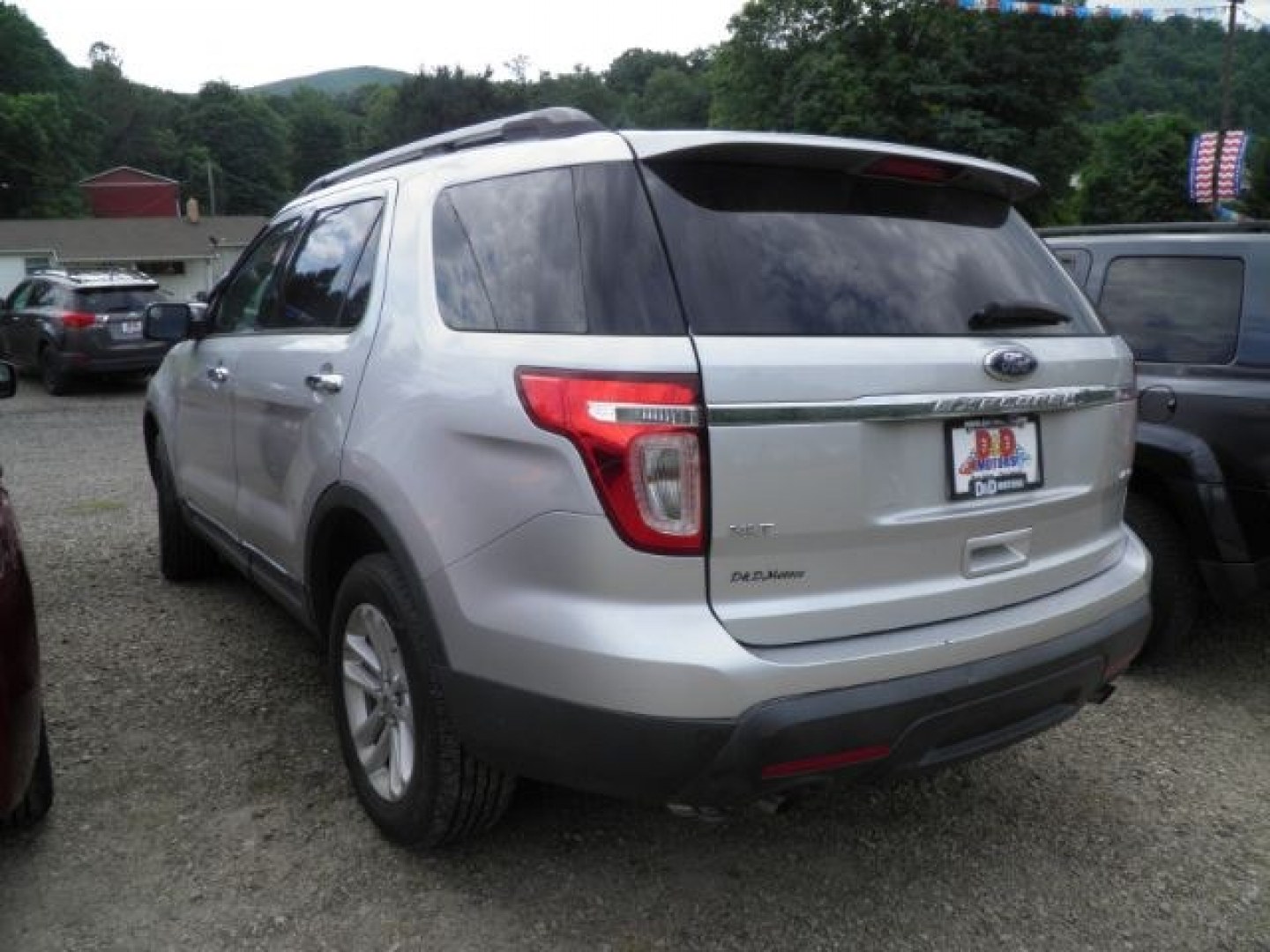 2015 SILVER Ford Explorer XLT (1FM5K8D82FG) with an 3.5L V-6 DOHC engine, located at 19521 New George's Creek Rd SW, Barton, MD, 21521, (301) 463-2404, 39.524323, -79.017906- Photo#6
