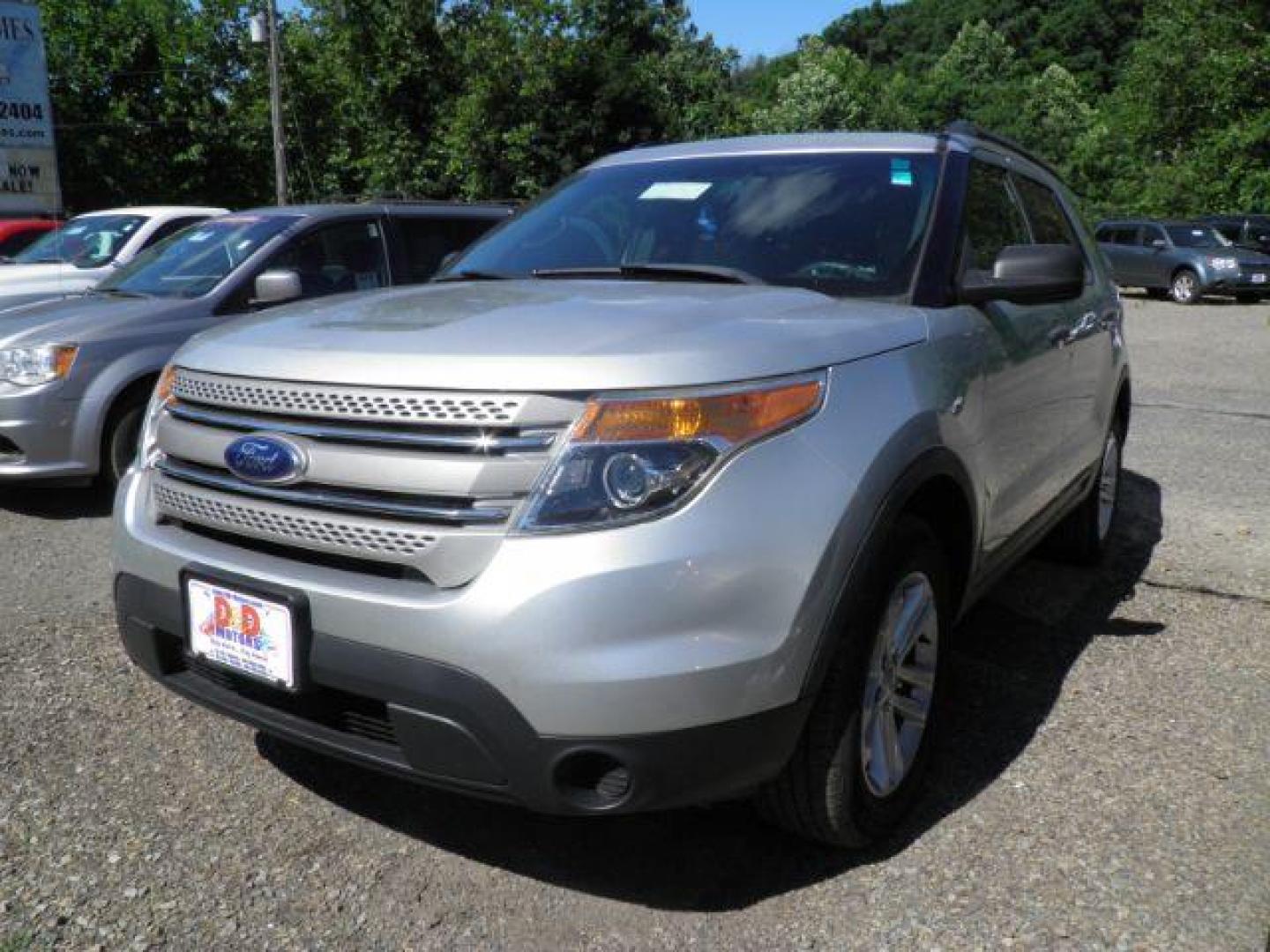 2015 SILVER Ford Explorer Base 4WD (1FM5K8B82FG) with an 3.5L V6 engine, AT transmission, located at 19521 New George's Creek Rd SW, Barton, MD, 21521, (301) 463-2404, 39.524323, -79.017906 - Photo#0