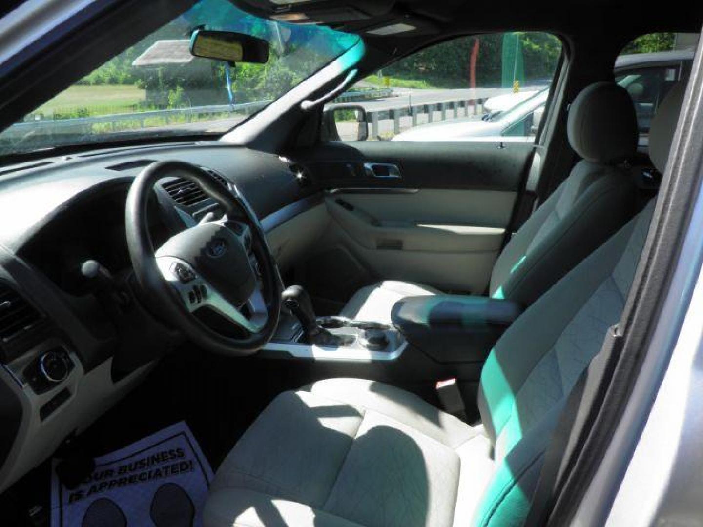 2015 SILVER Ford Explorer Base 4WD (1FM5K8B82FG) with an 3.5L V6 engine, AT transmission, located at 19521 New George's Creek Rd SW, Barton, MD, 21521, (301) 463-2404, 39.524323, -79.017906 - Photo#1